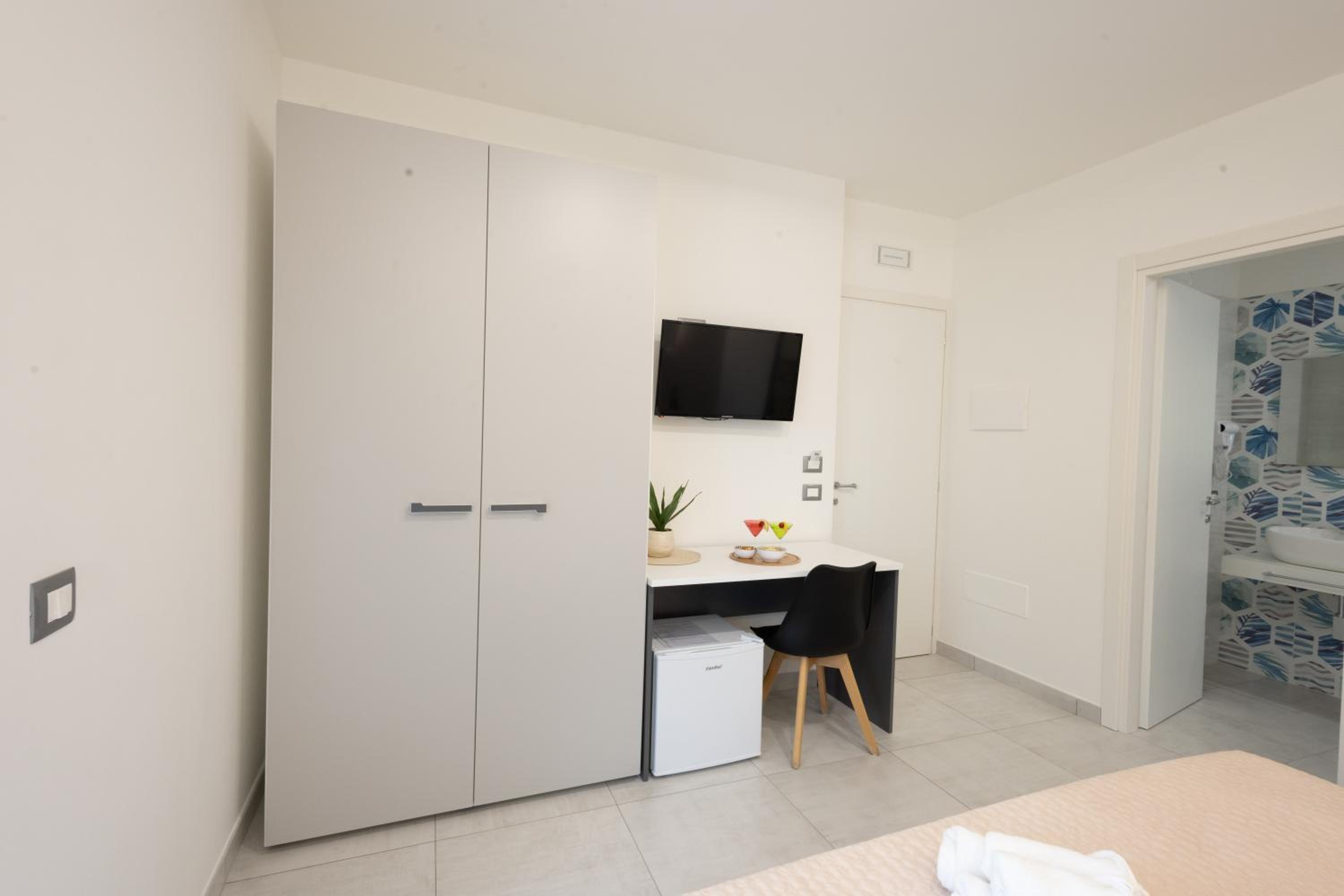 Deluxe Room - Photo 7