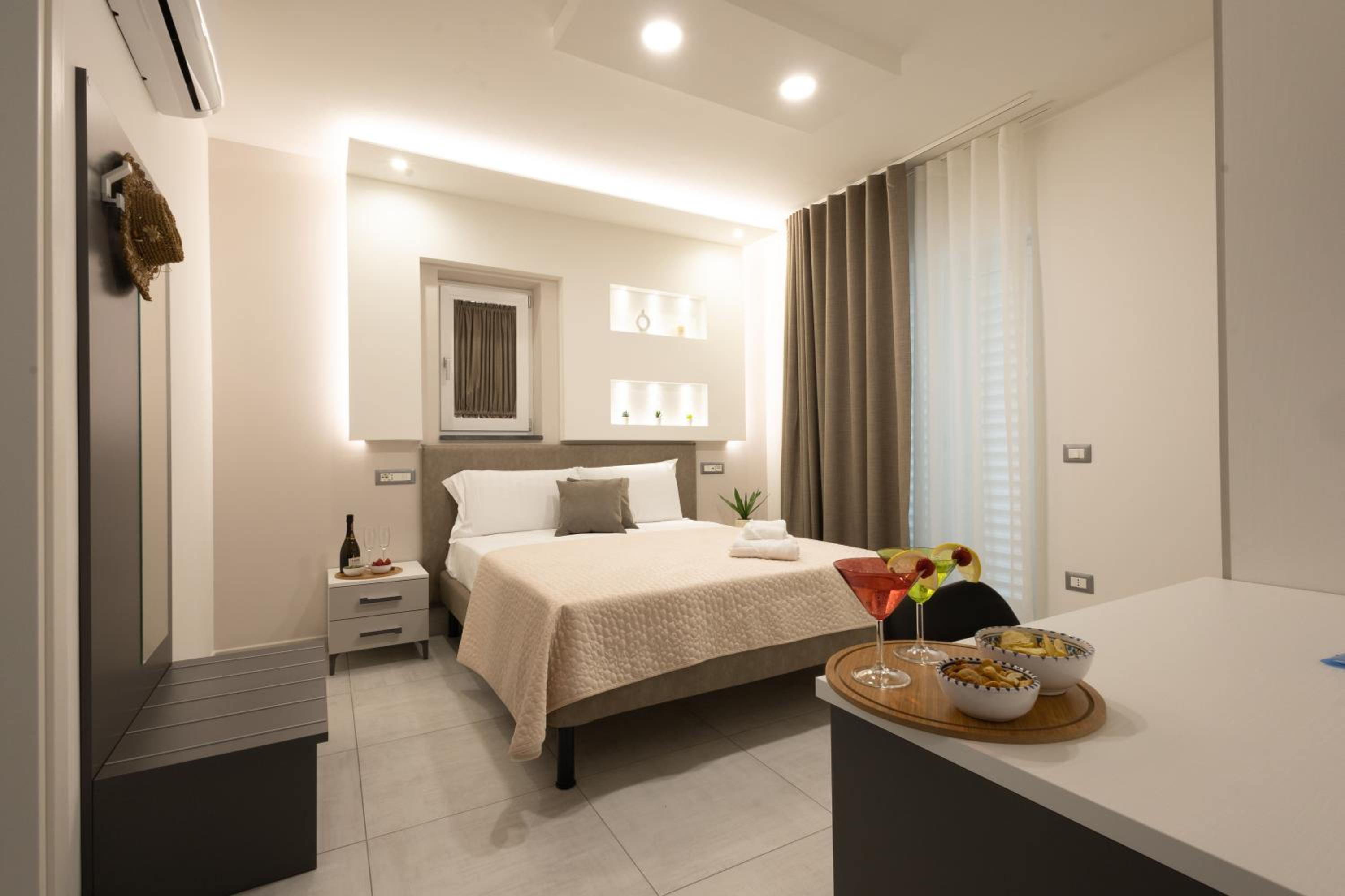 Deluxe Room - Photo 10