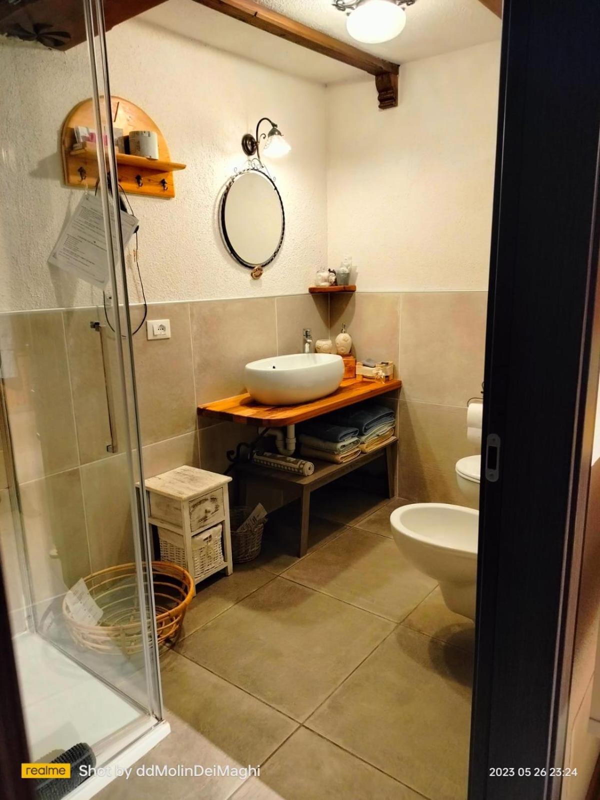 Double or Twin Room with Private Bathroom - Photo 3