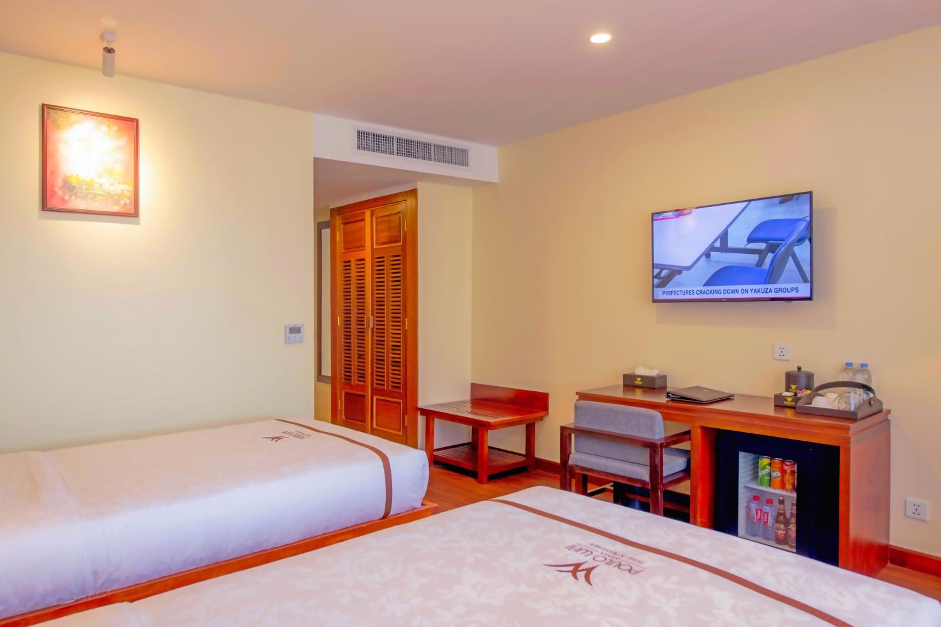 Landmark Twin Bed - Photo 4