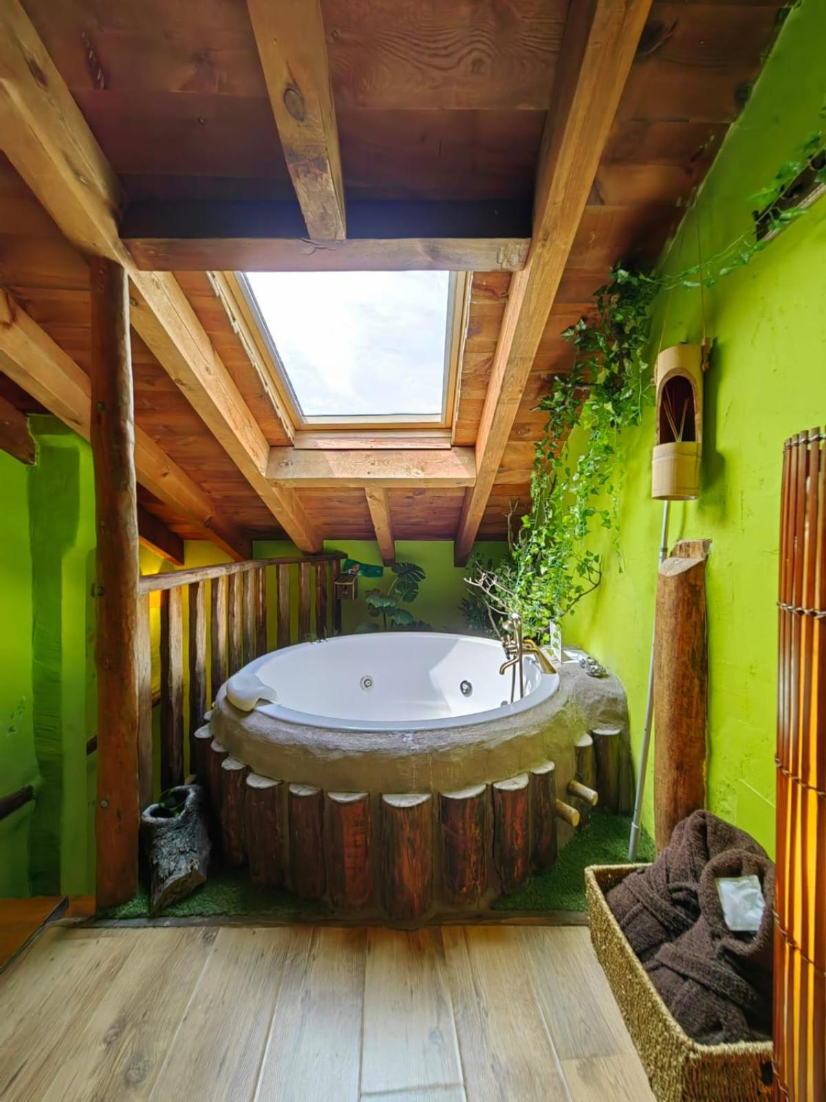 Double Room with Spa Bath photo 2