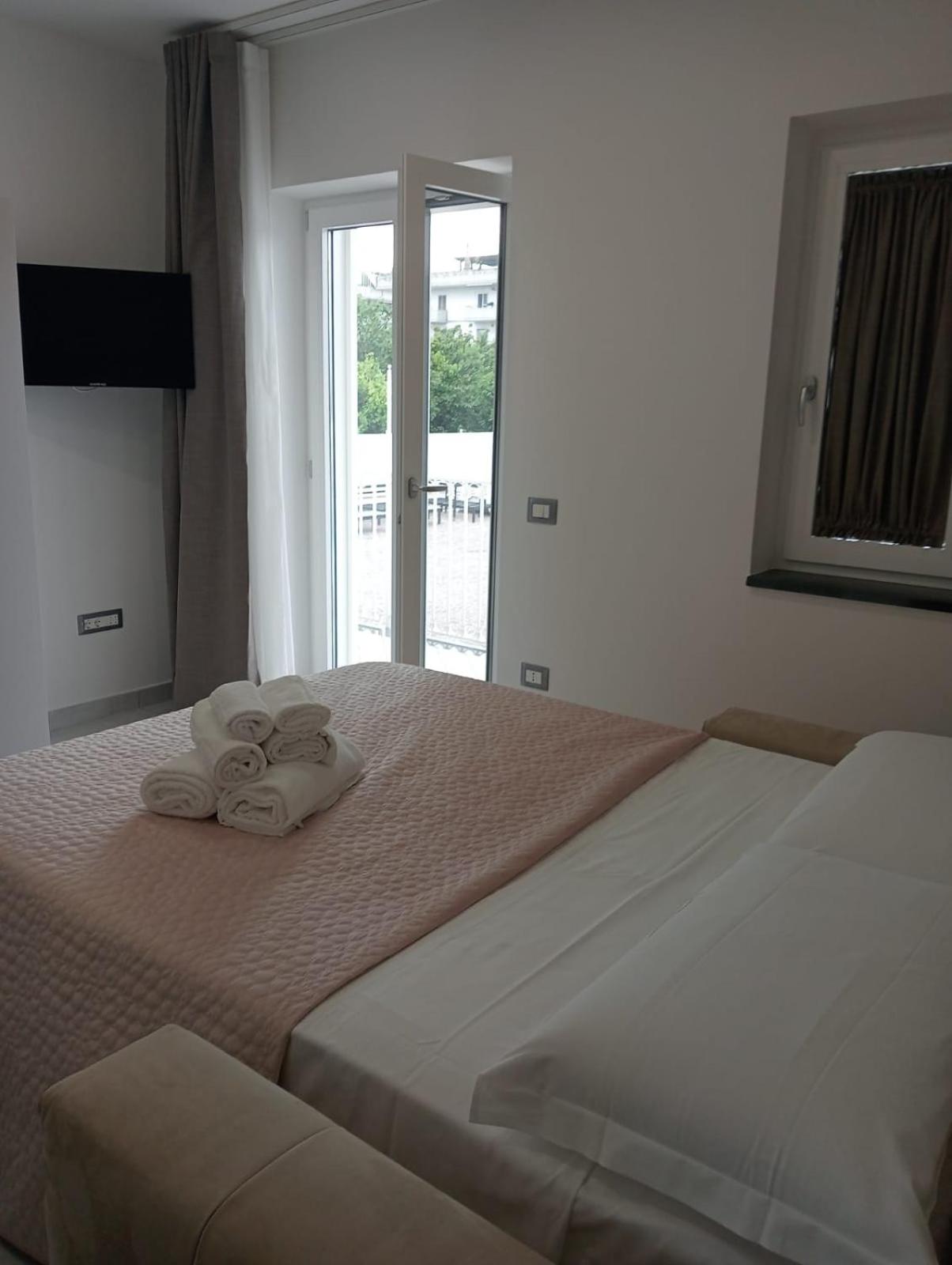 Deluxe Family Room - Photo 3