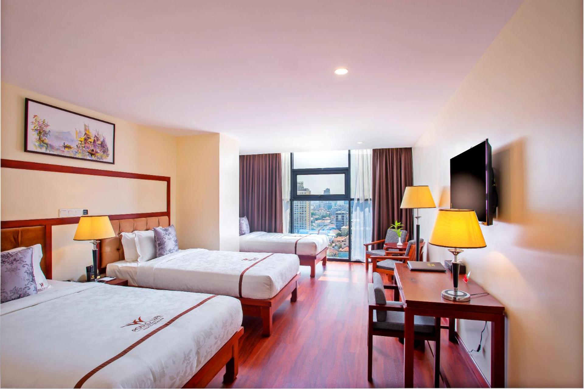 Landmark Triple Bed