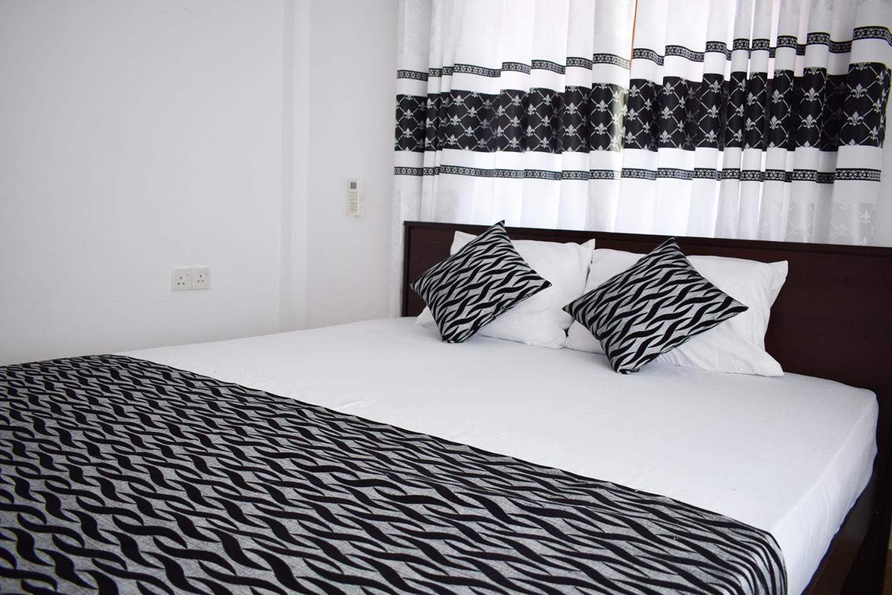 Standard Double Room With Shared Bathroom