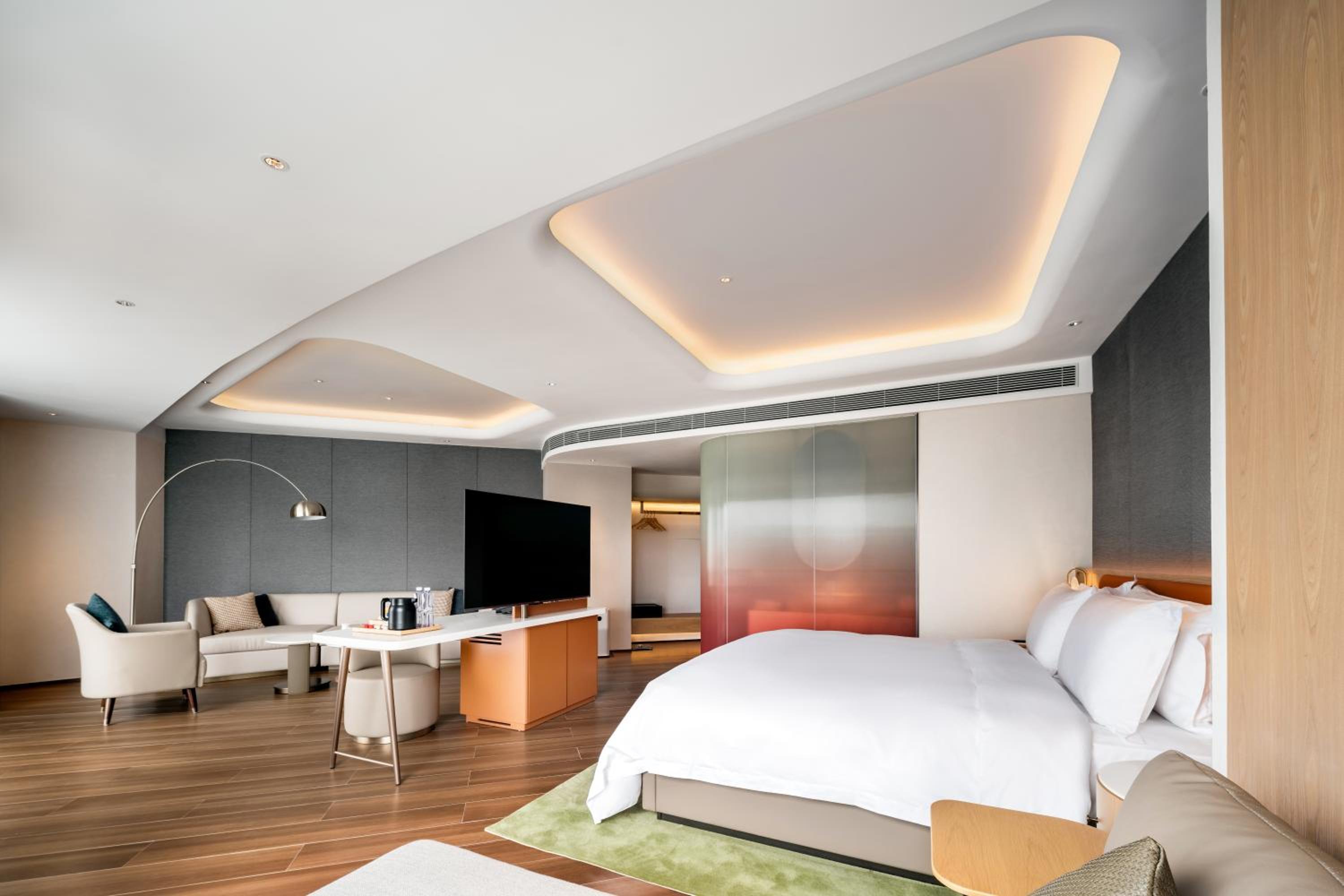 Business Suite photo 1