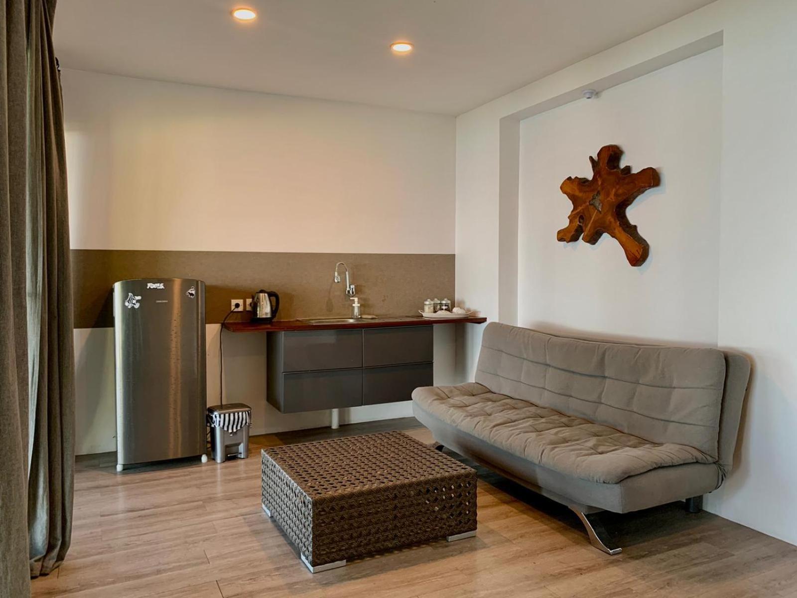 Apartment with Sea View - Photo 5