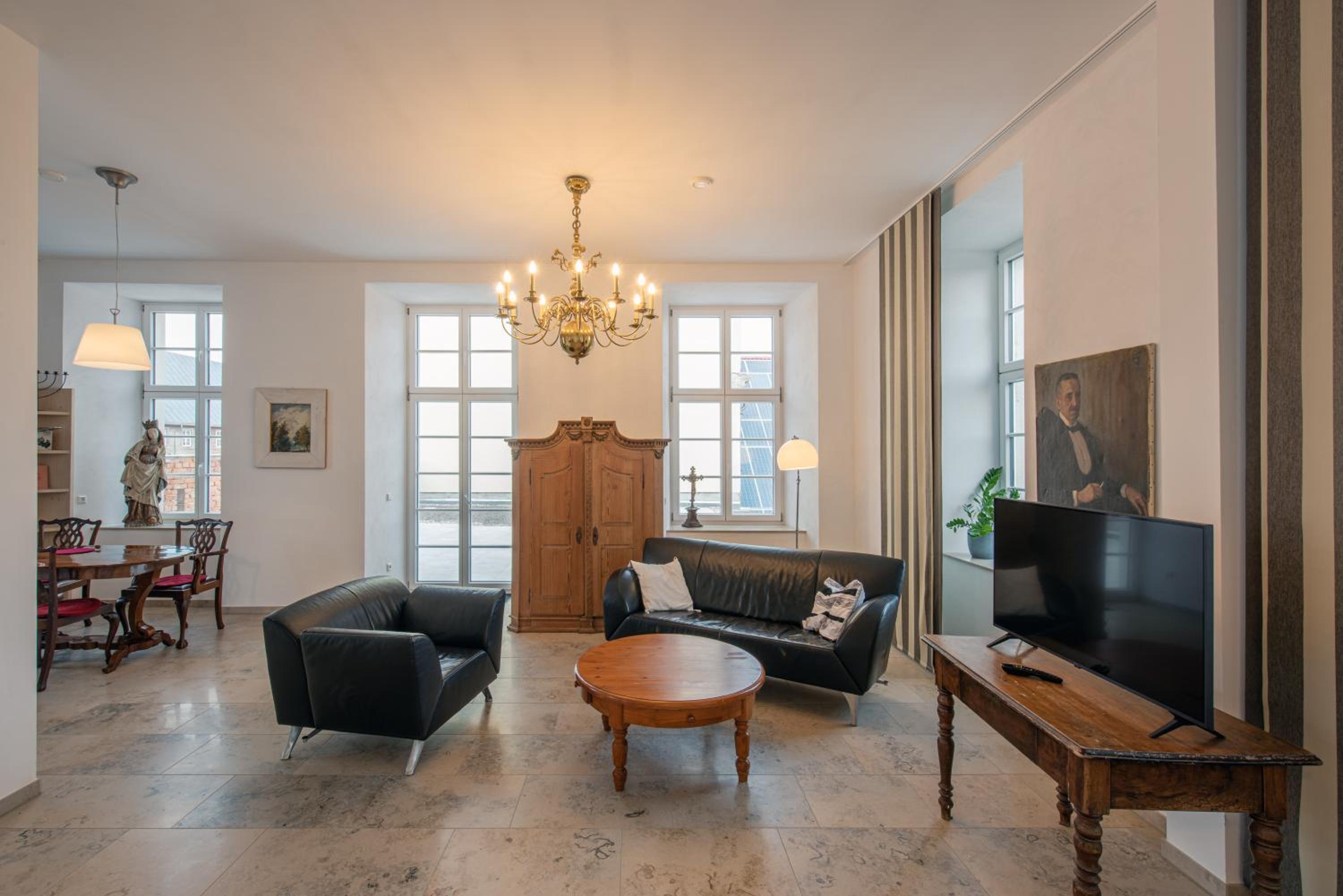 Studio Apartment