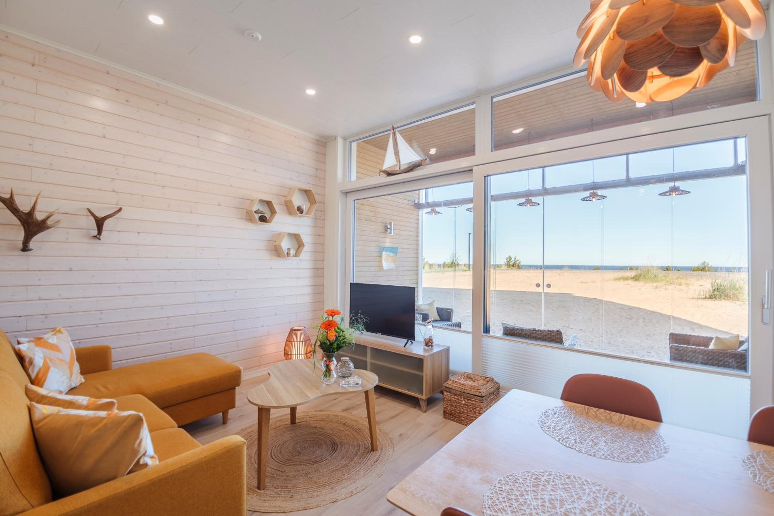 One-Bedroom Apartment - Photo 1