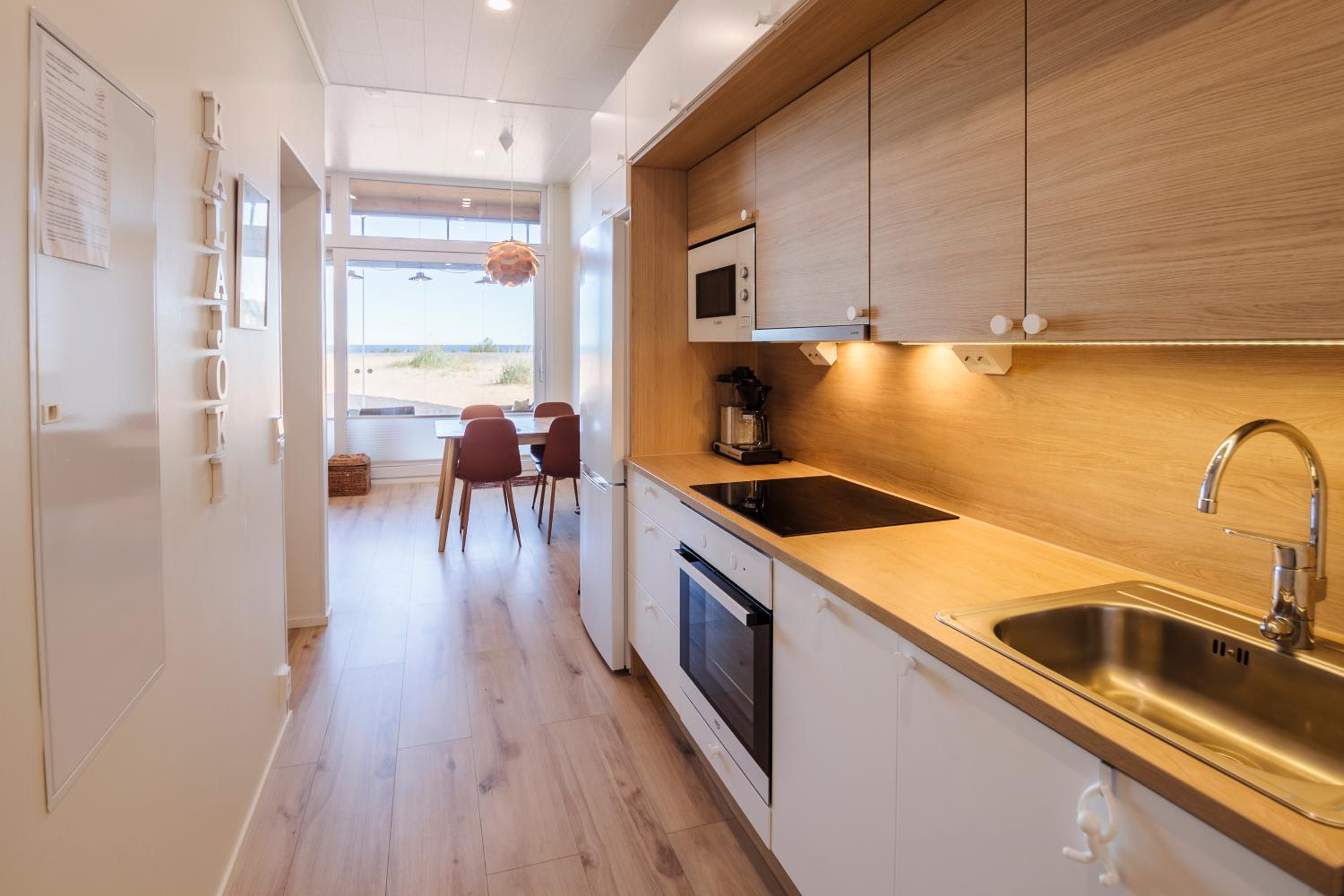One-Bedroom Apartment - Photo 2