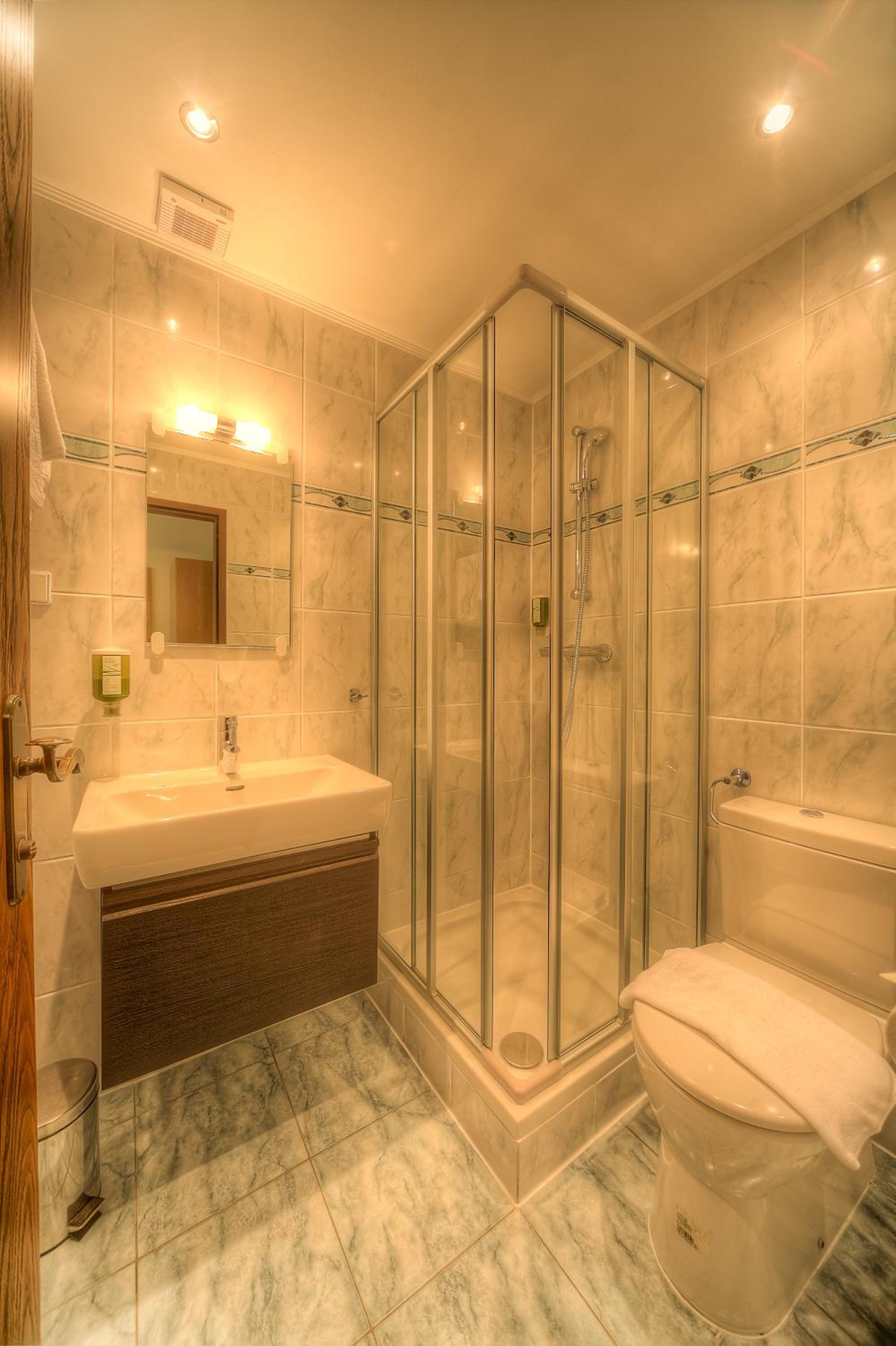 Comfort Double Room with Balcony - Photo 2