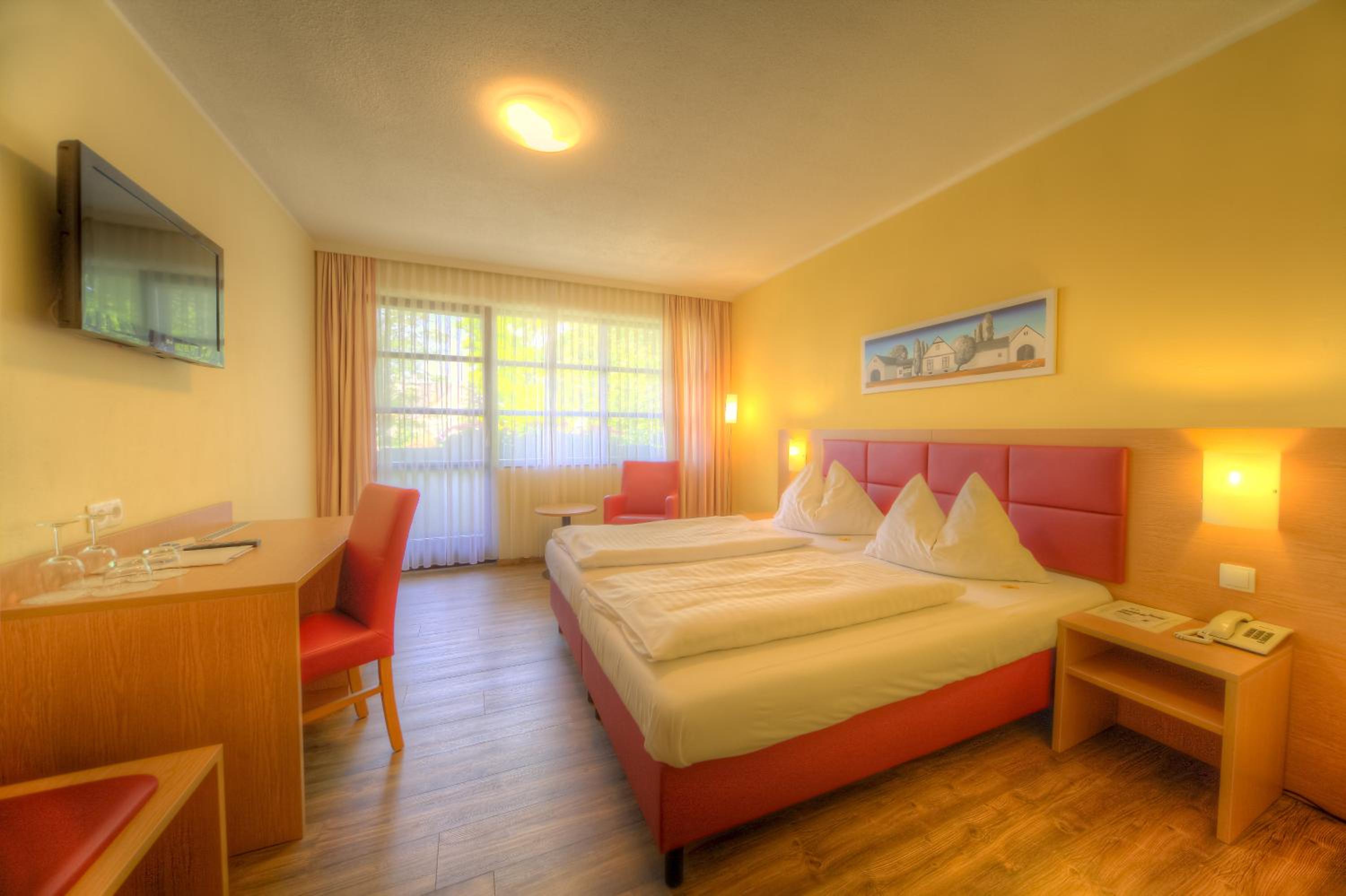 Comfort Double Room with Balcony - Photo 1