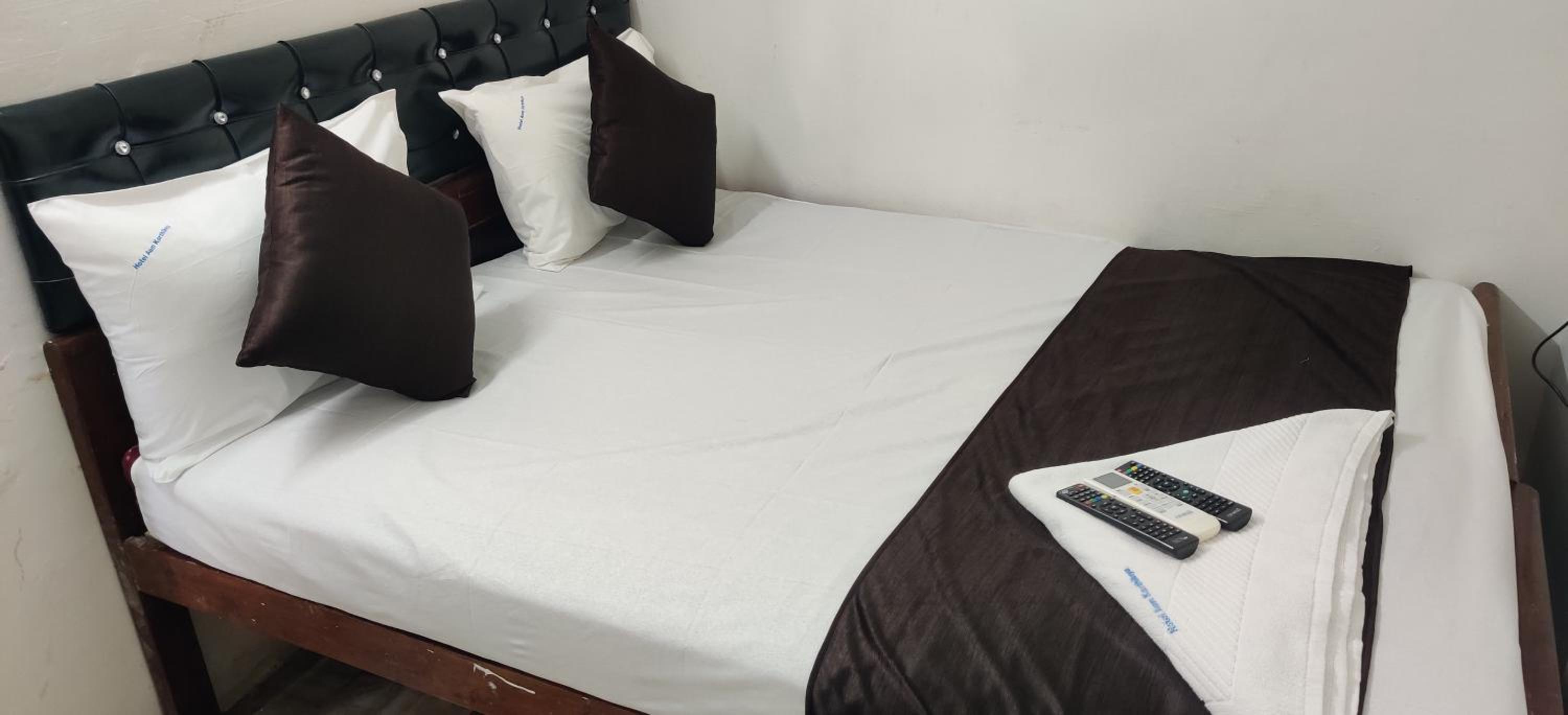 Standard Double Room with Fan - Photo 2