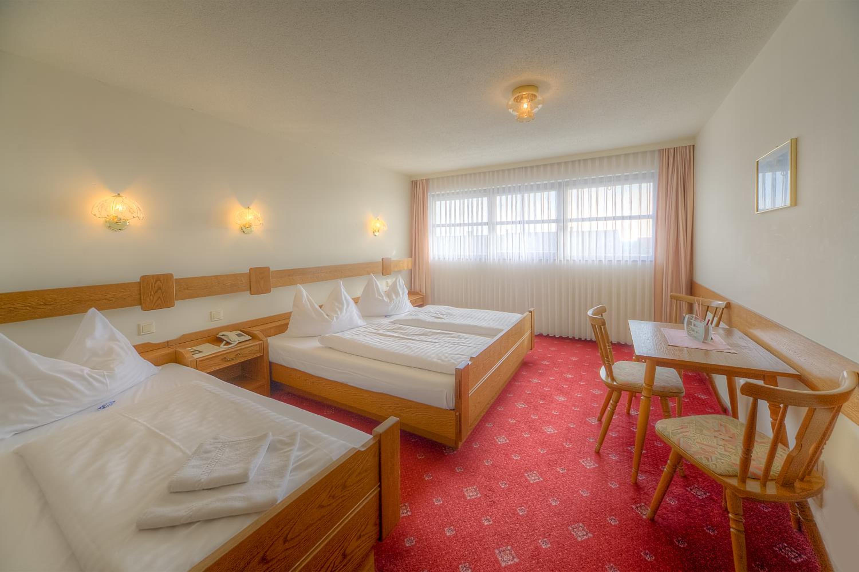 Standard Triple Room - Photo 1
