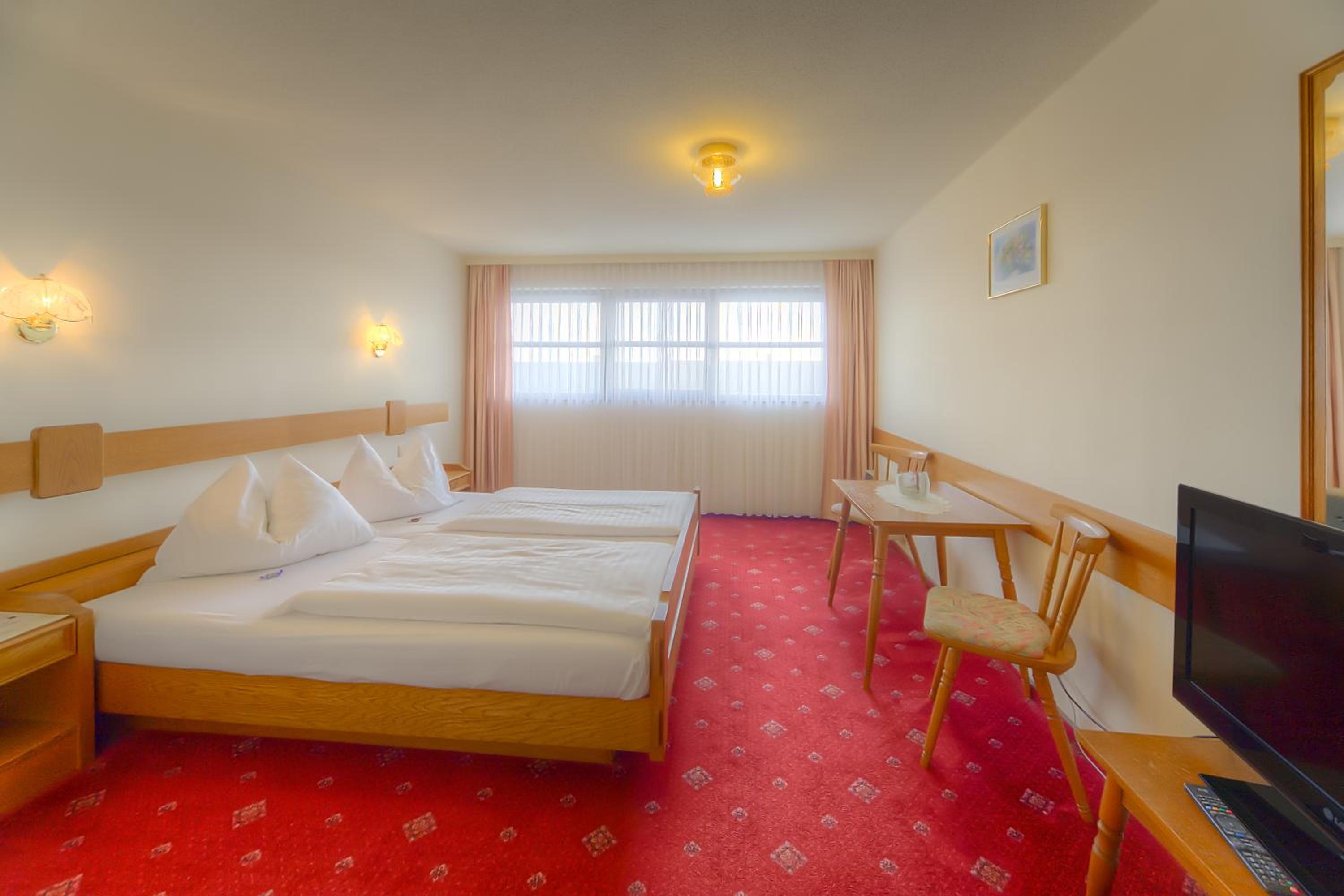 Standard Double Room - Photo 1