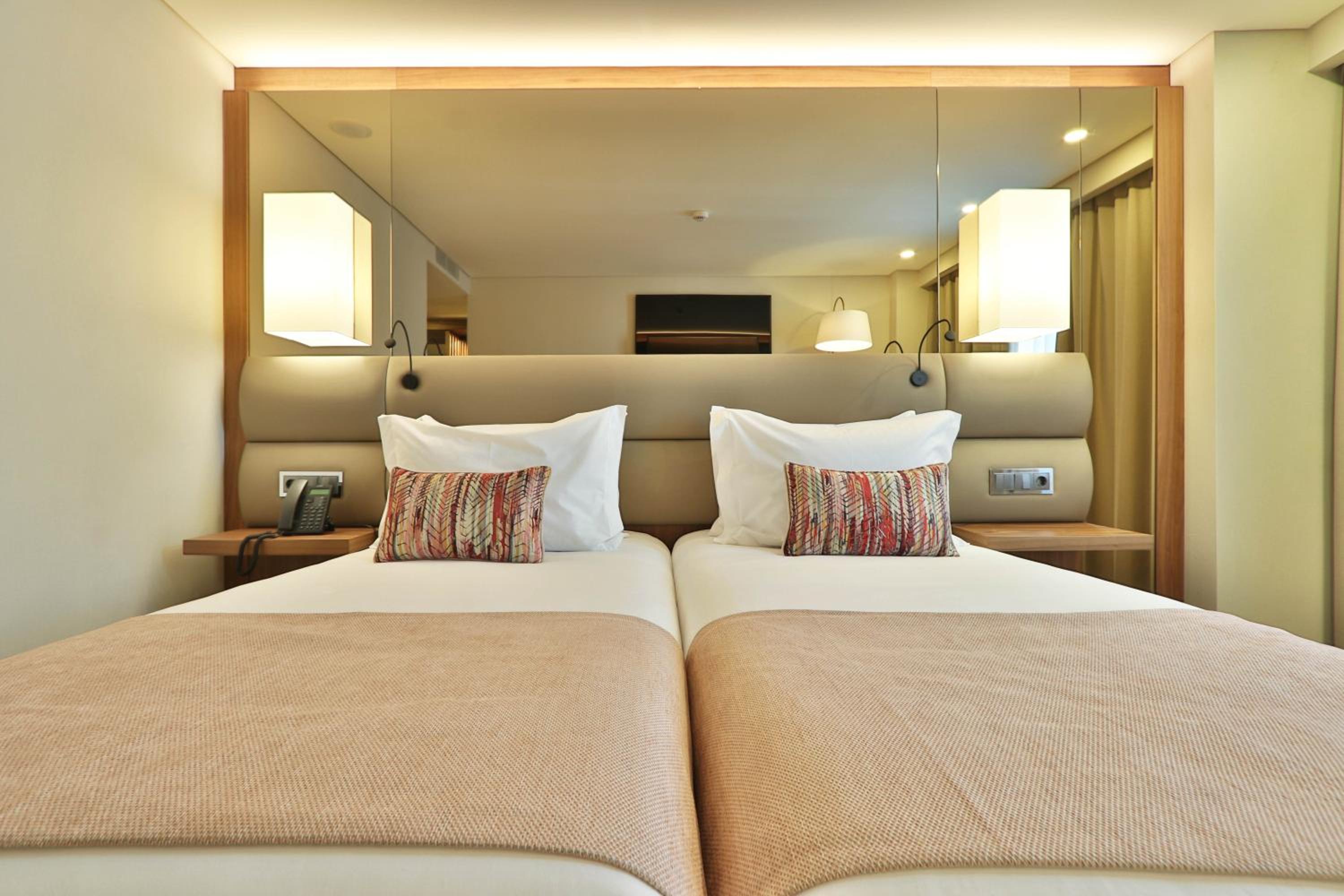 Superior Twin Room - Photo 4