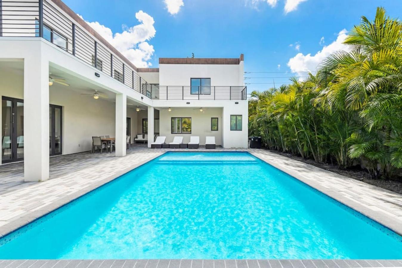 Villa with Private Pool photo 3