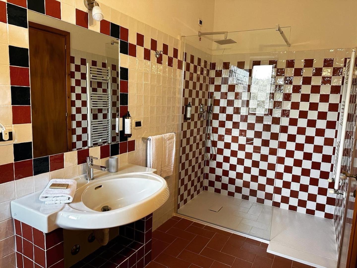 Superior Suite - Photo 3
