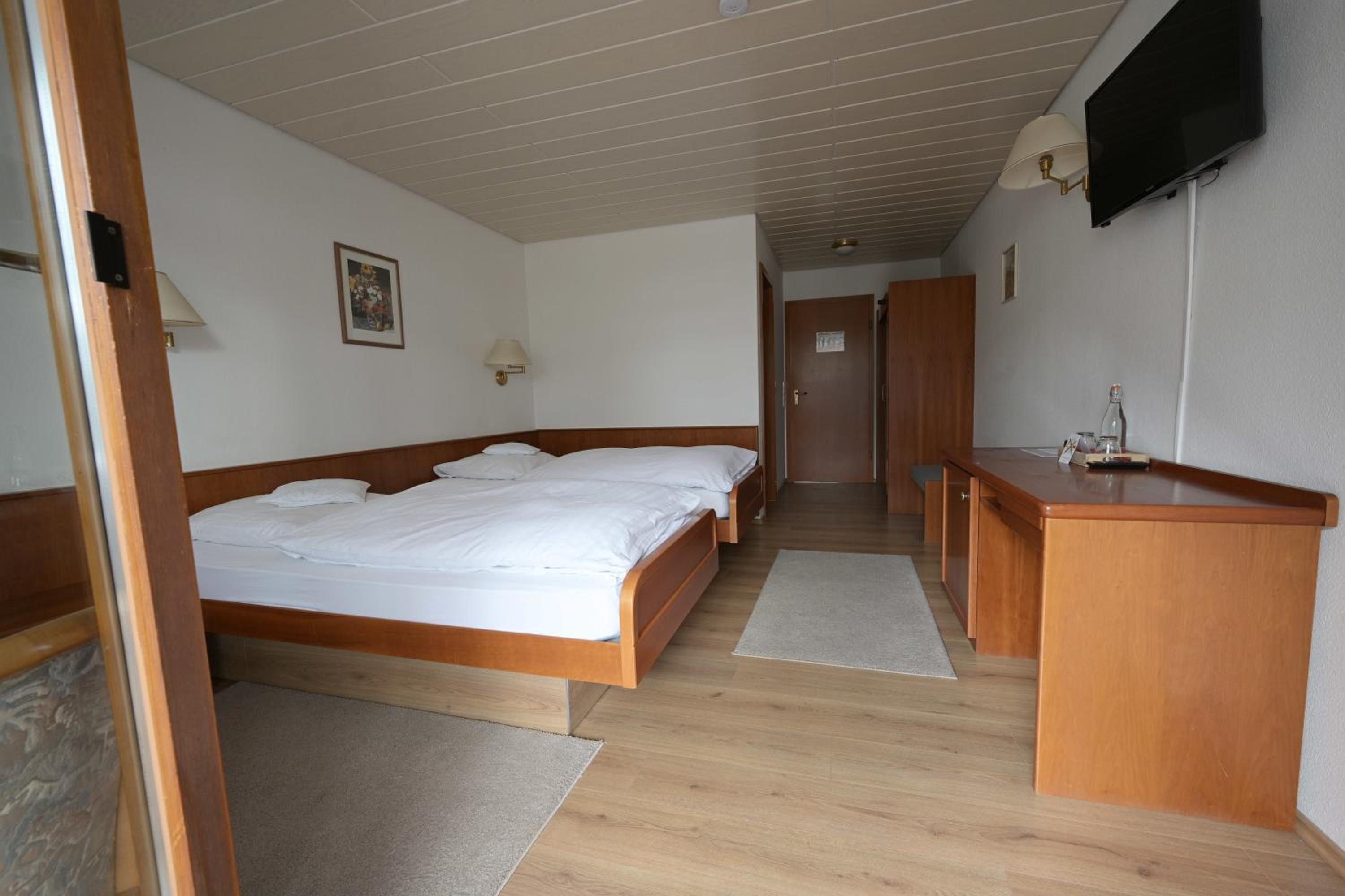 Double Room with Balcony - Photo 1