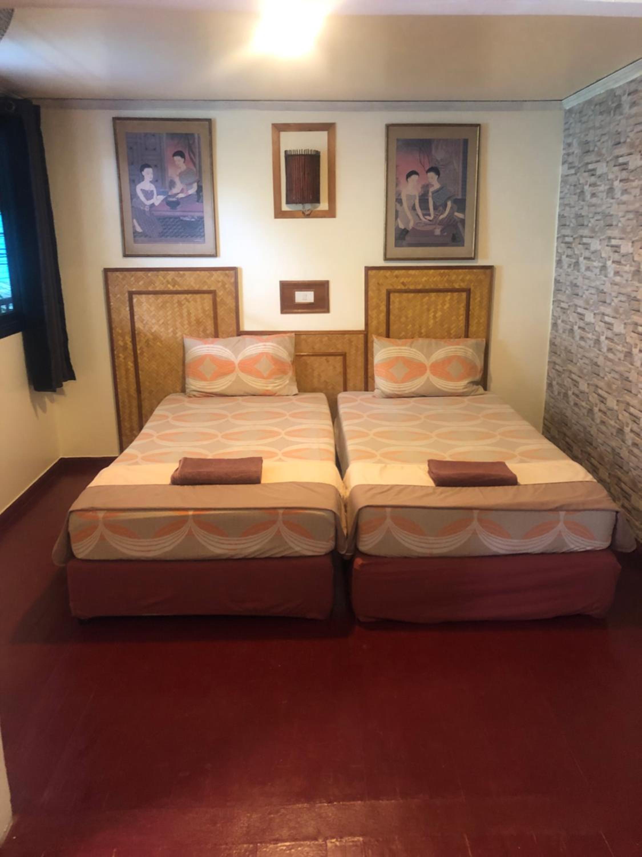 Large Basic Twin Room With Fan