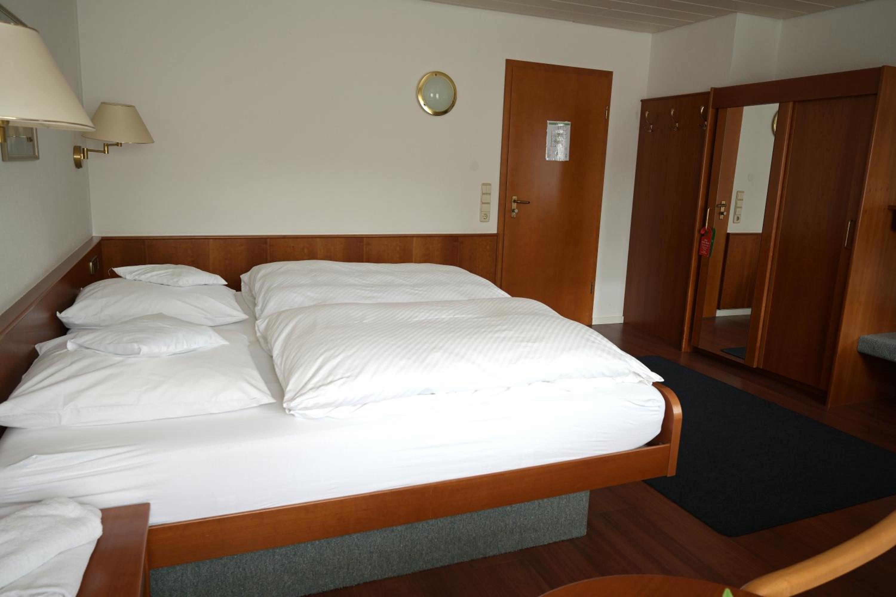 Double Room - Photo 3