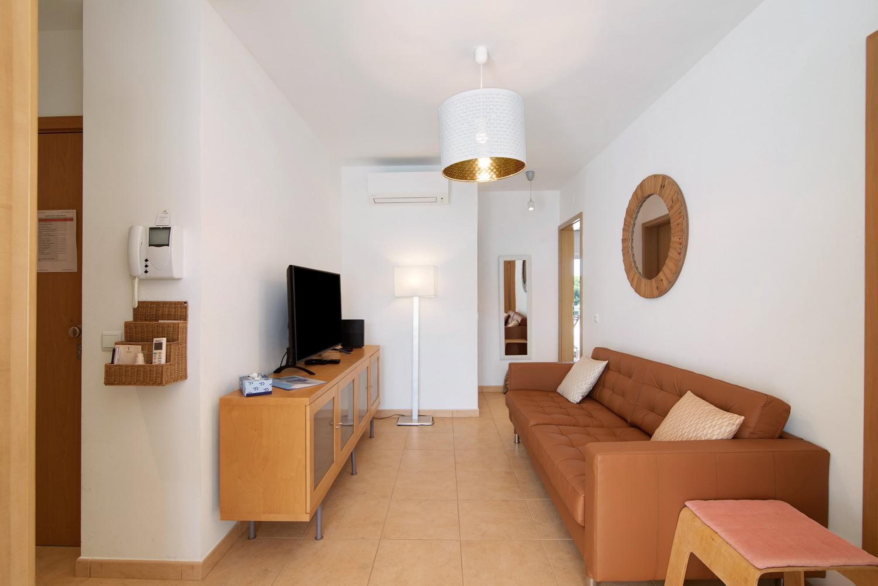 Two-Bedroom Superior Apartment photo 2