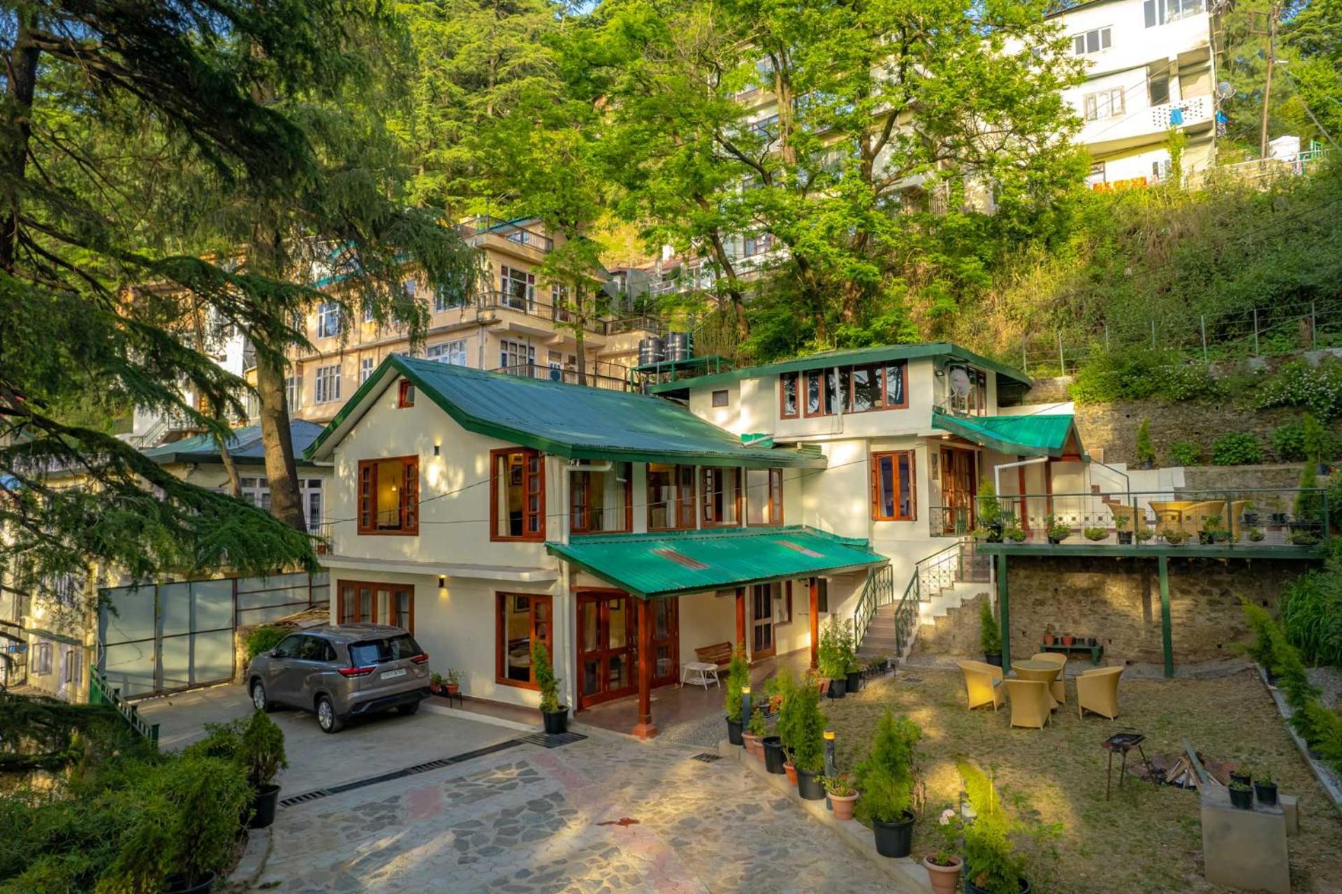 Villa photo 2
