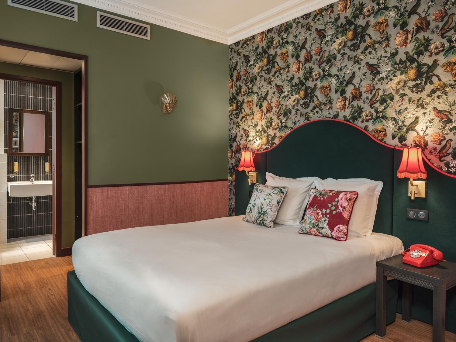  Deluxe Room with Bathtub photo 1