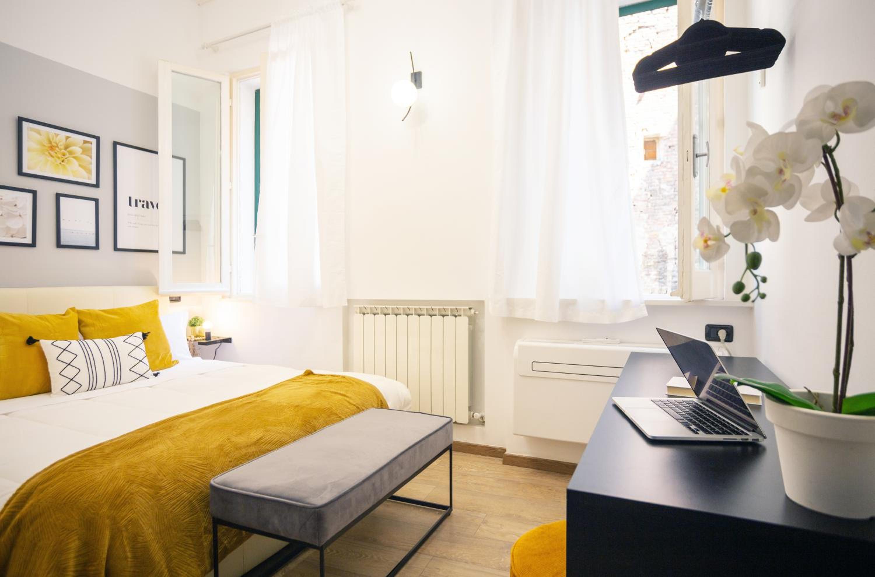One-Bedroom Apartment photo 2