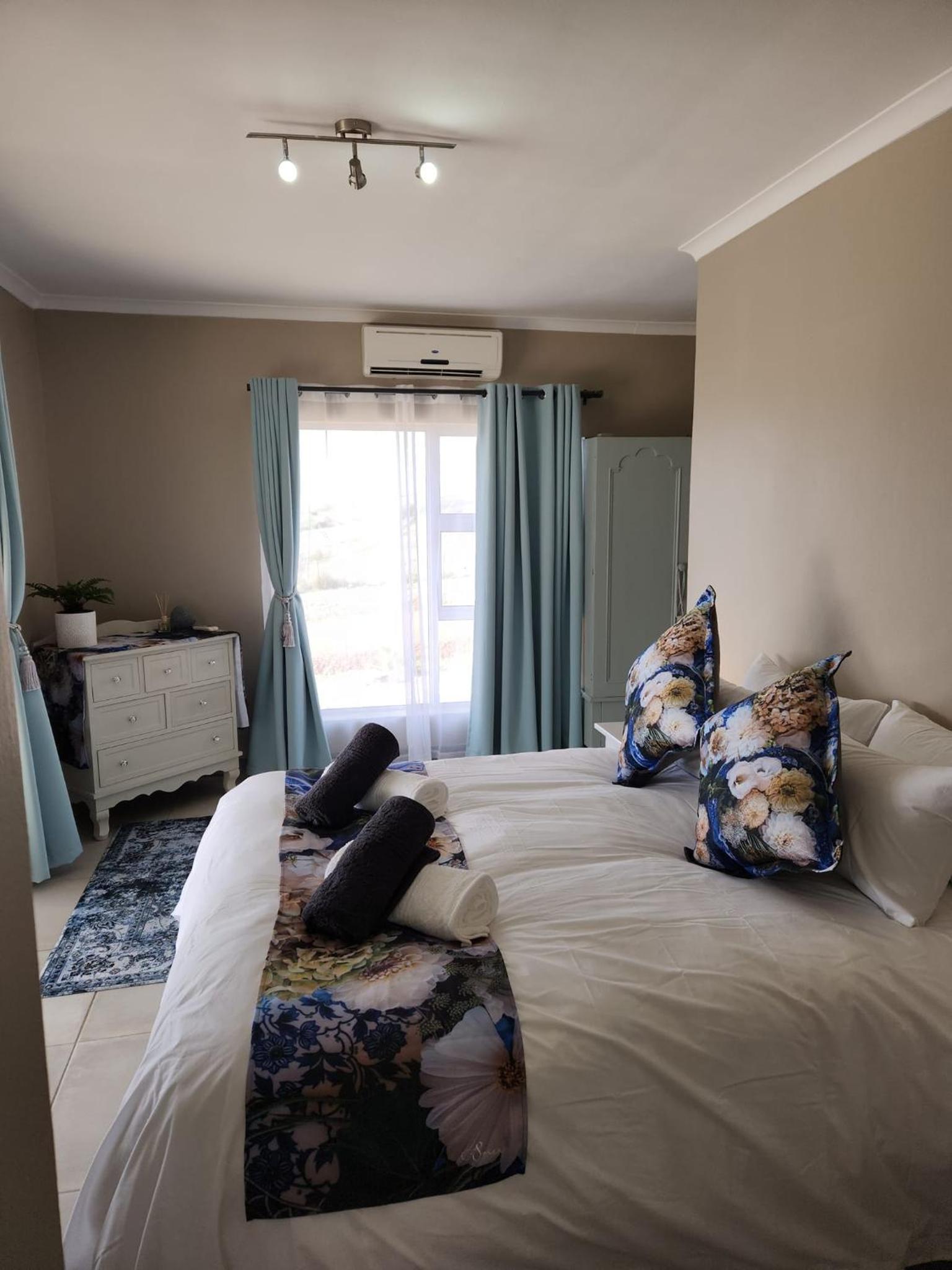 Three-Bedroom Villa photo 3