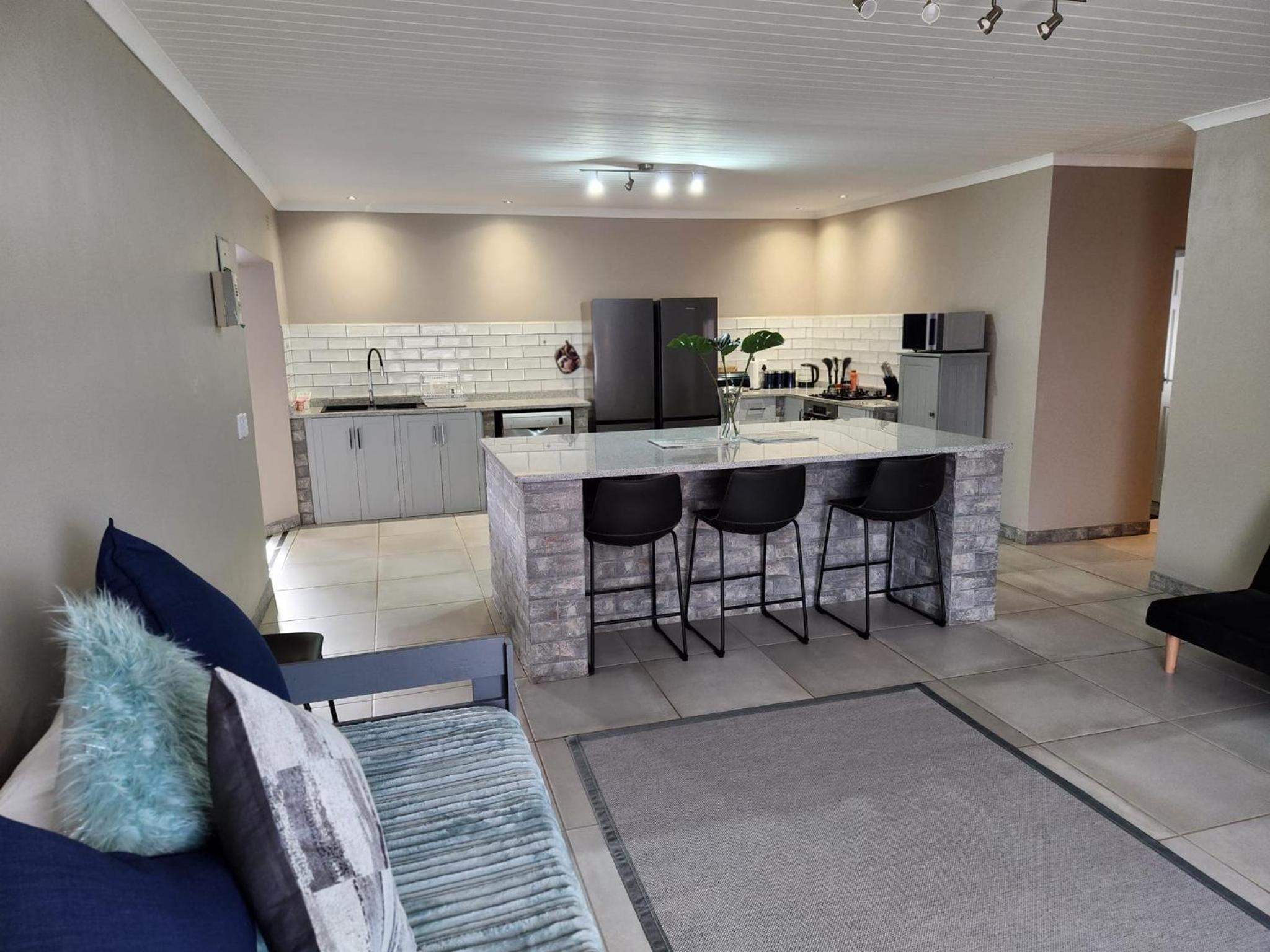 Three-Bedroom Villa photo 2