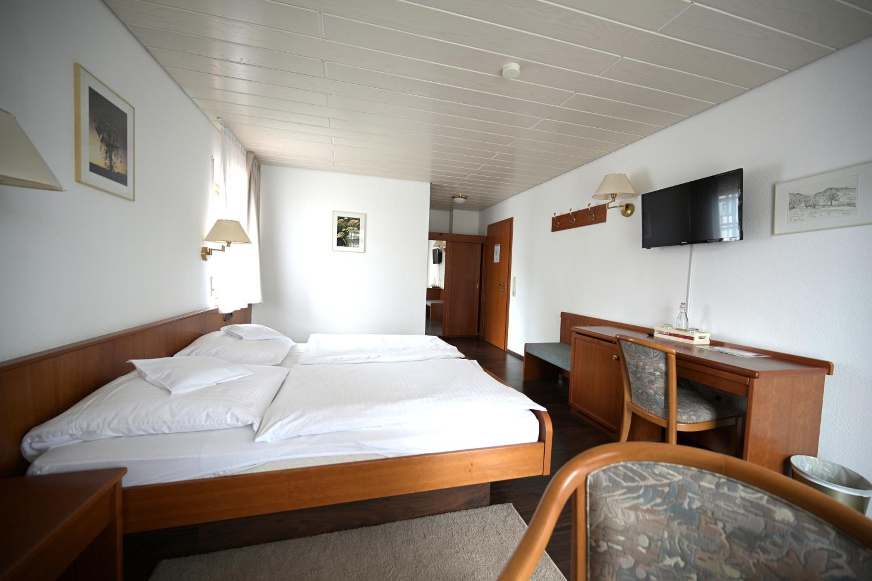 Double Room - Disability Access - Photo 4