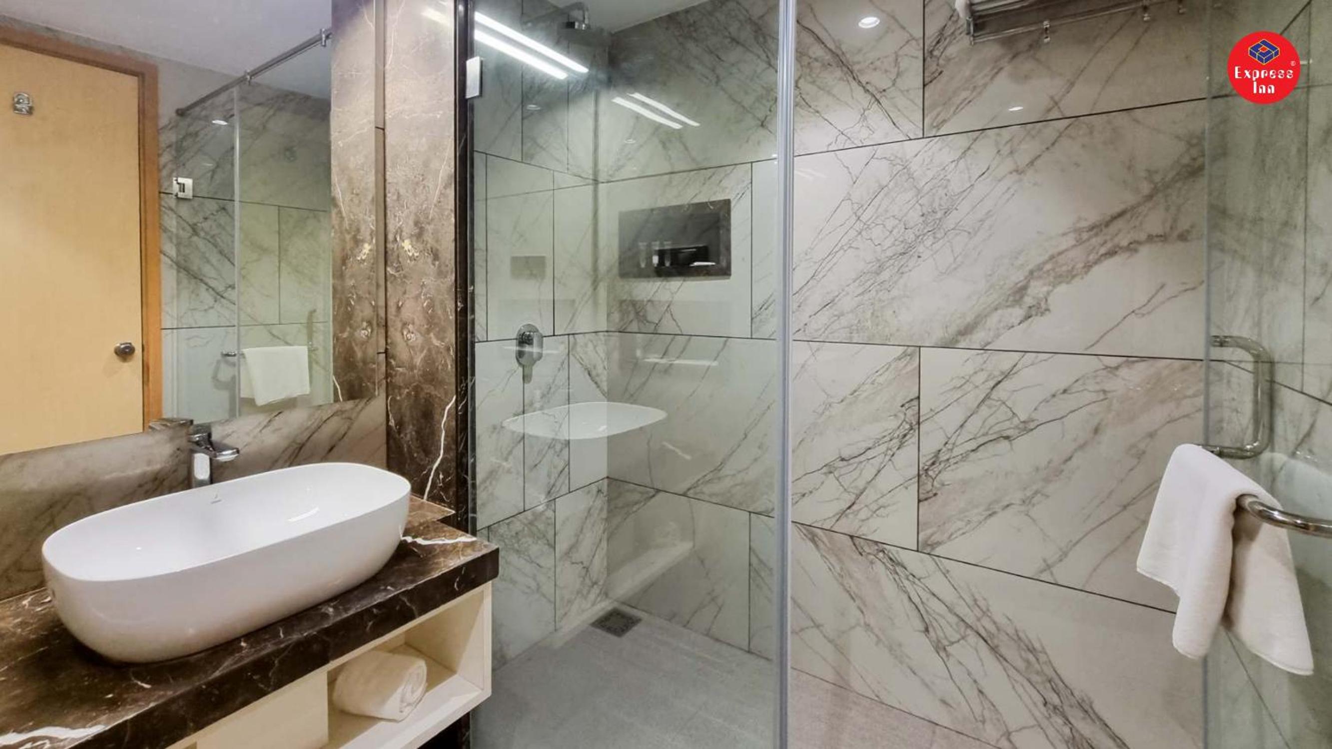 Standard Double or Twin Room  - Photo 4