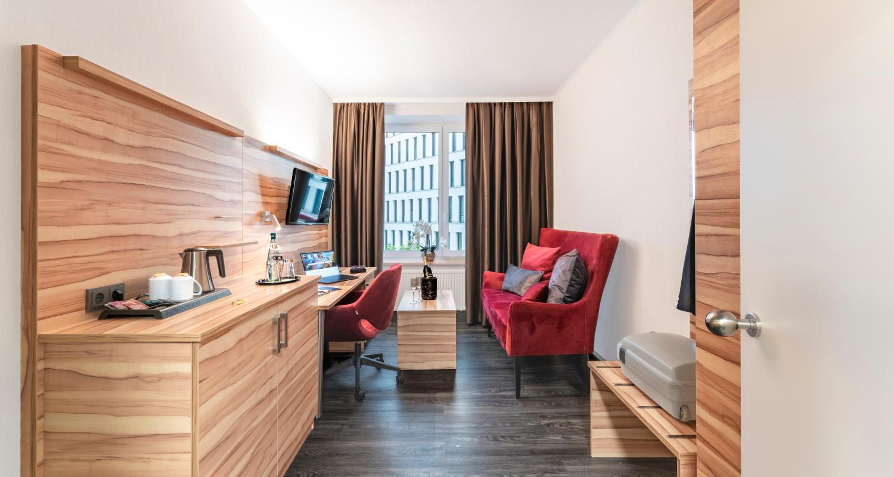 Suite - Photo 6
