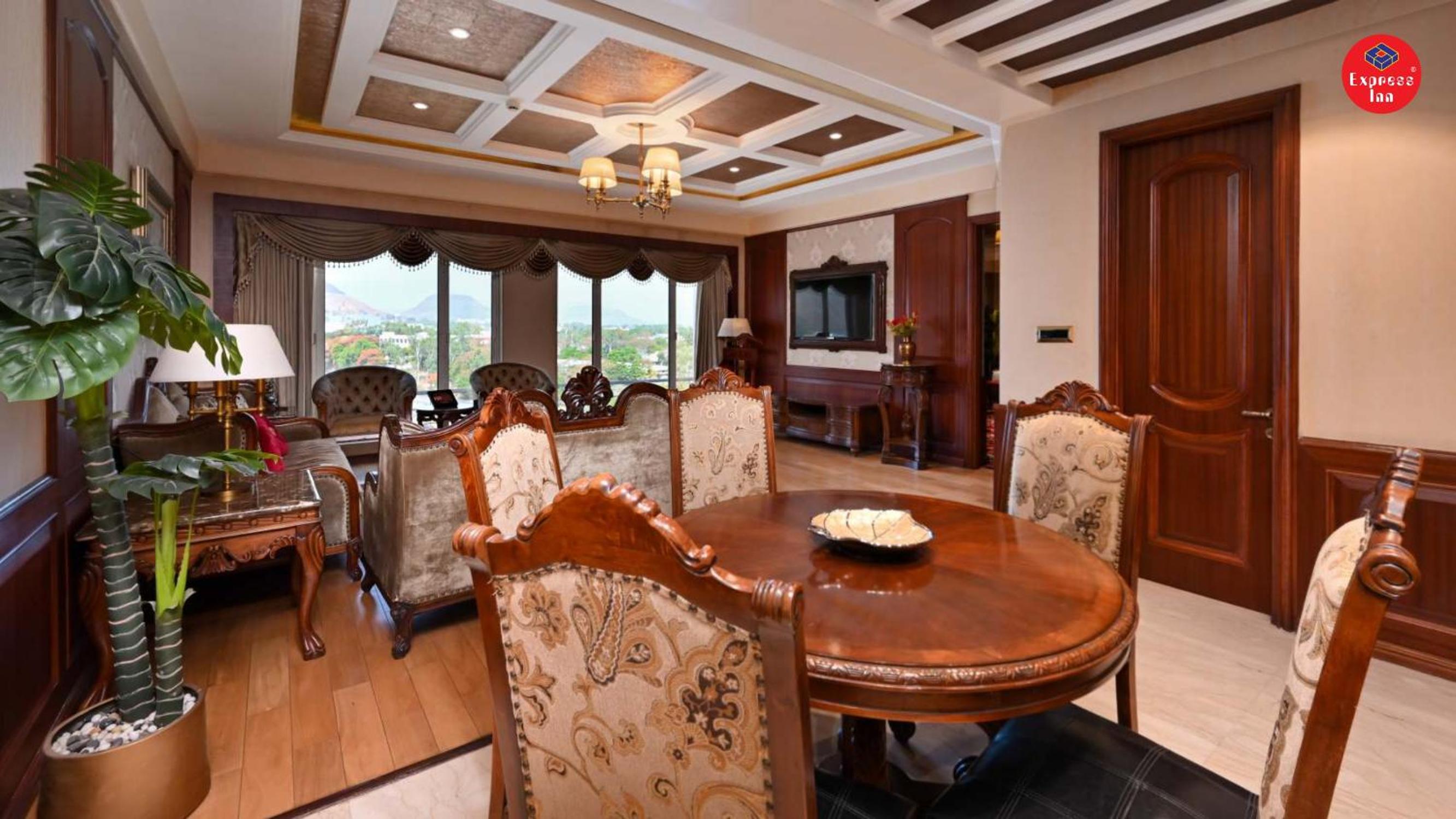 Chairman Suite  - Photo 5