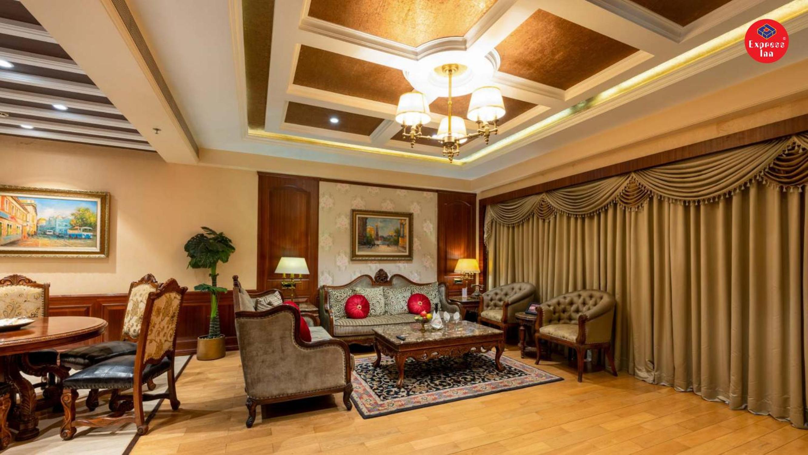 Chairman Suite  - Photo 3