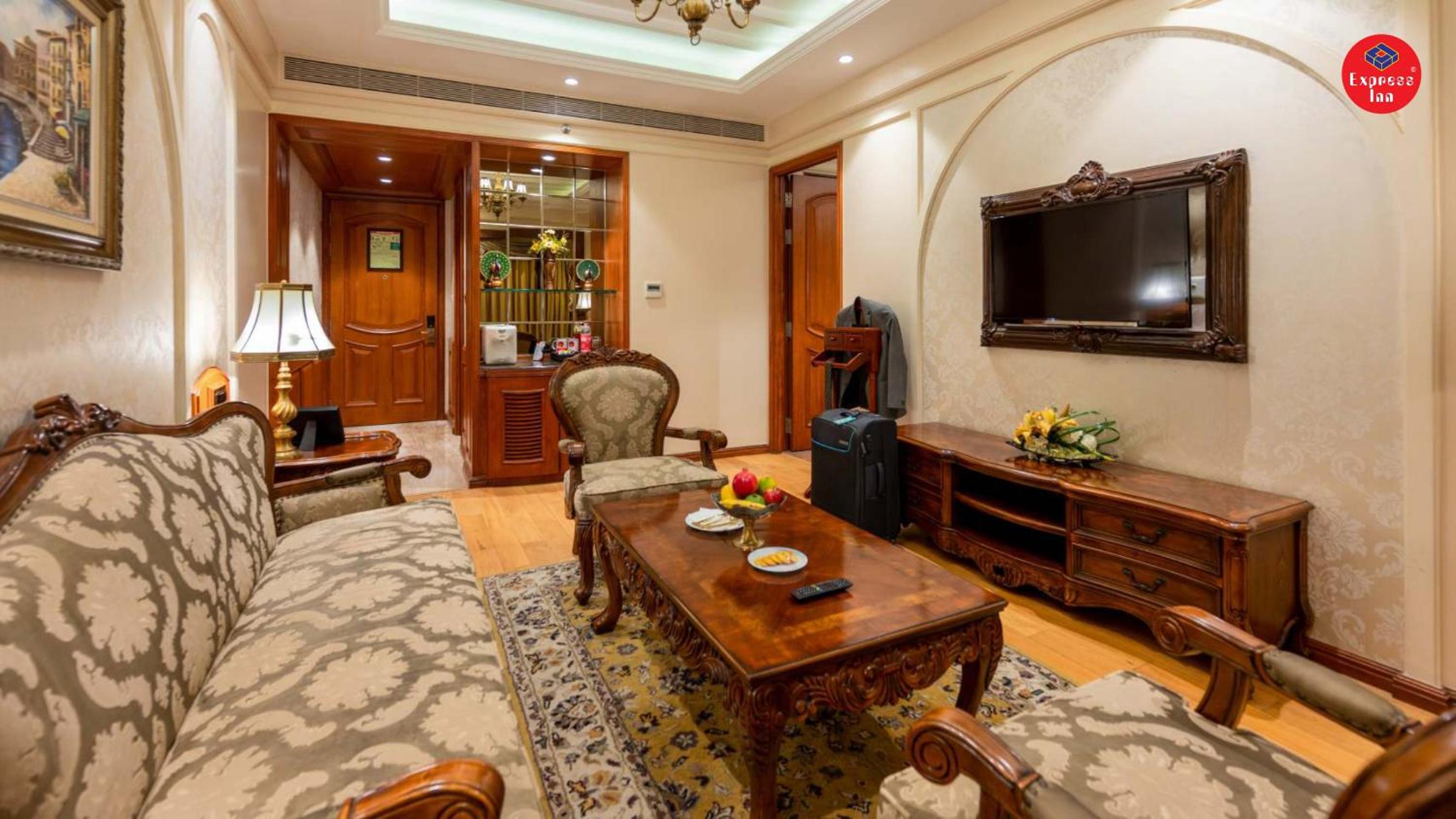 Suite  - Photo 4