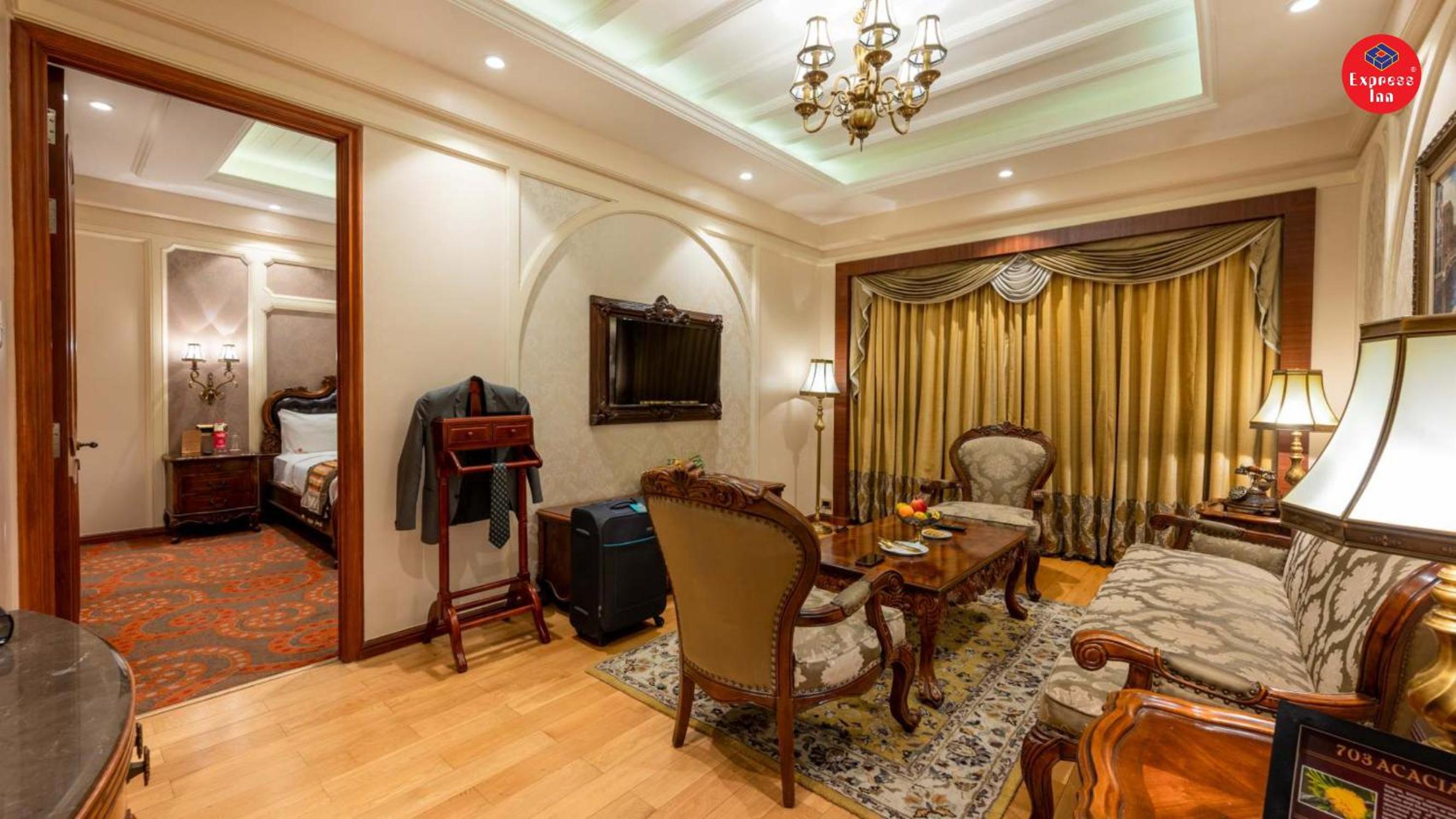 Suite  - Photo 5