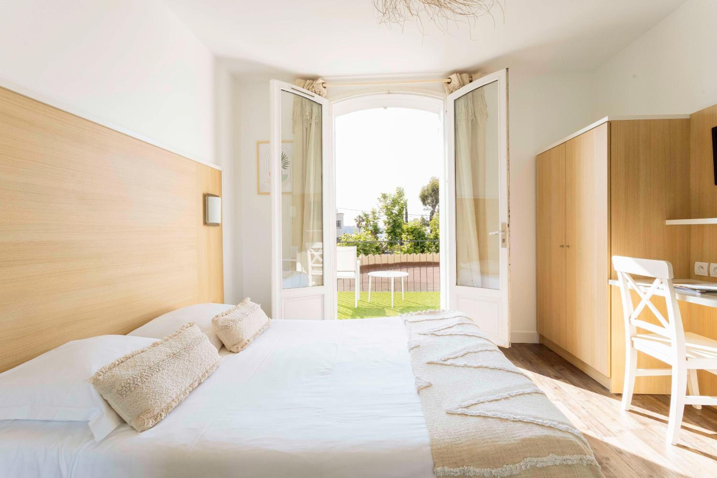 Standard Twin/Double Room with Balcony photo 1