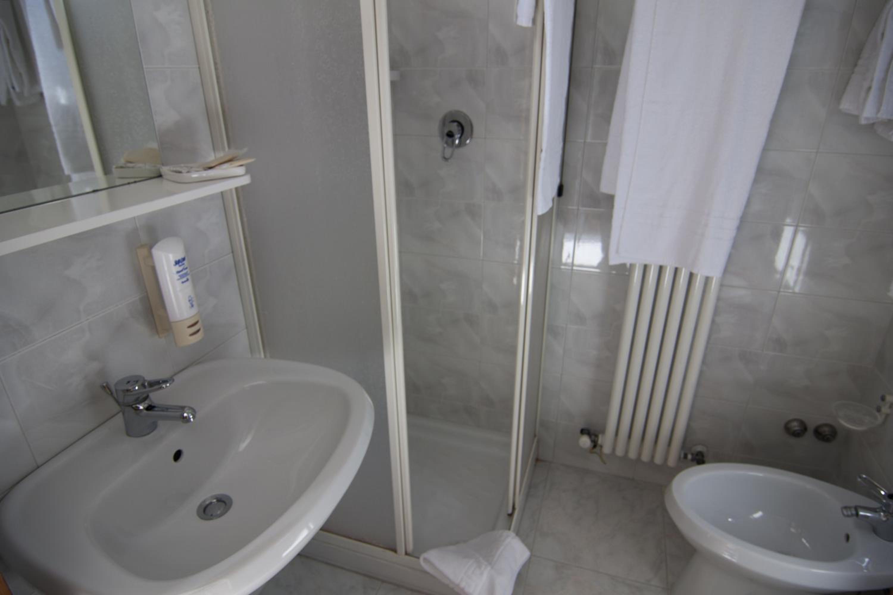Double or Twin Room photo 2