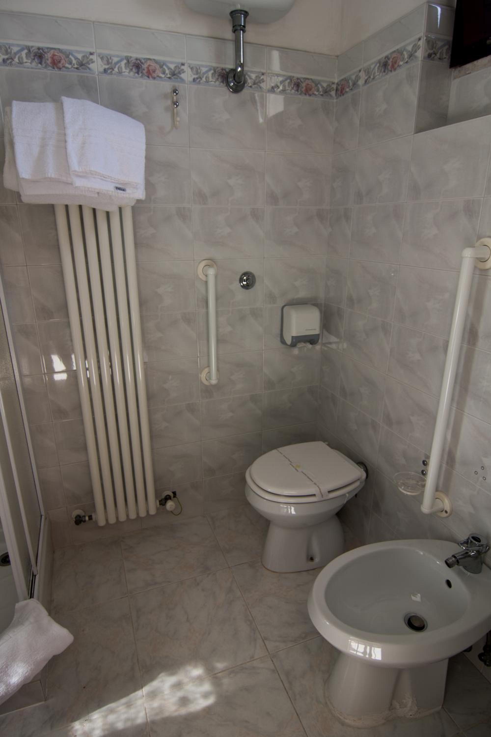 Single Room photo 3