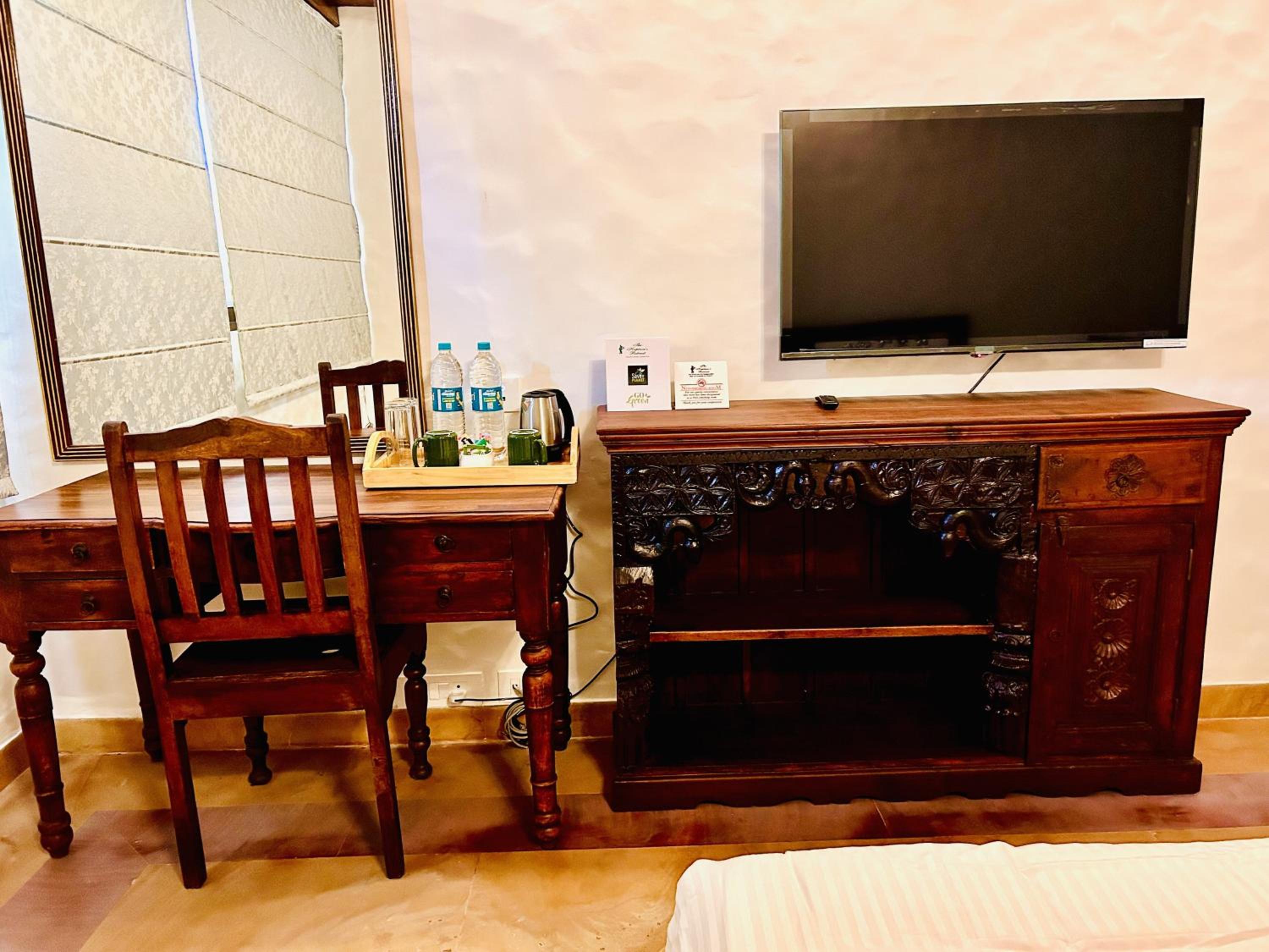 Superior King Room - Photo 6