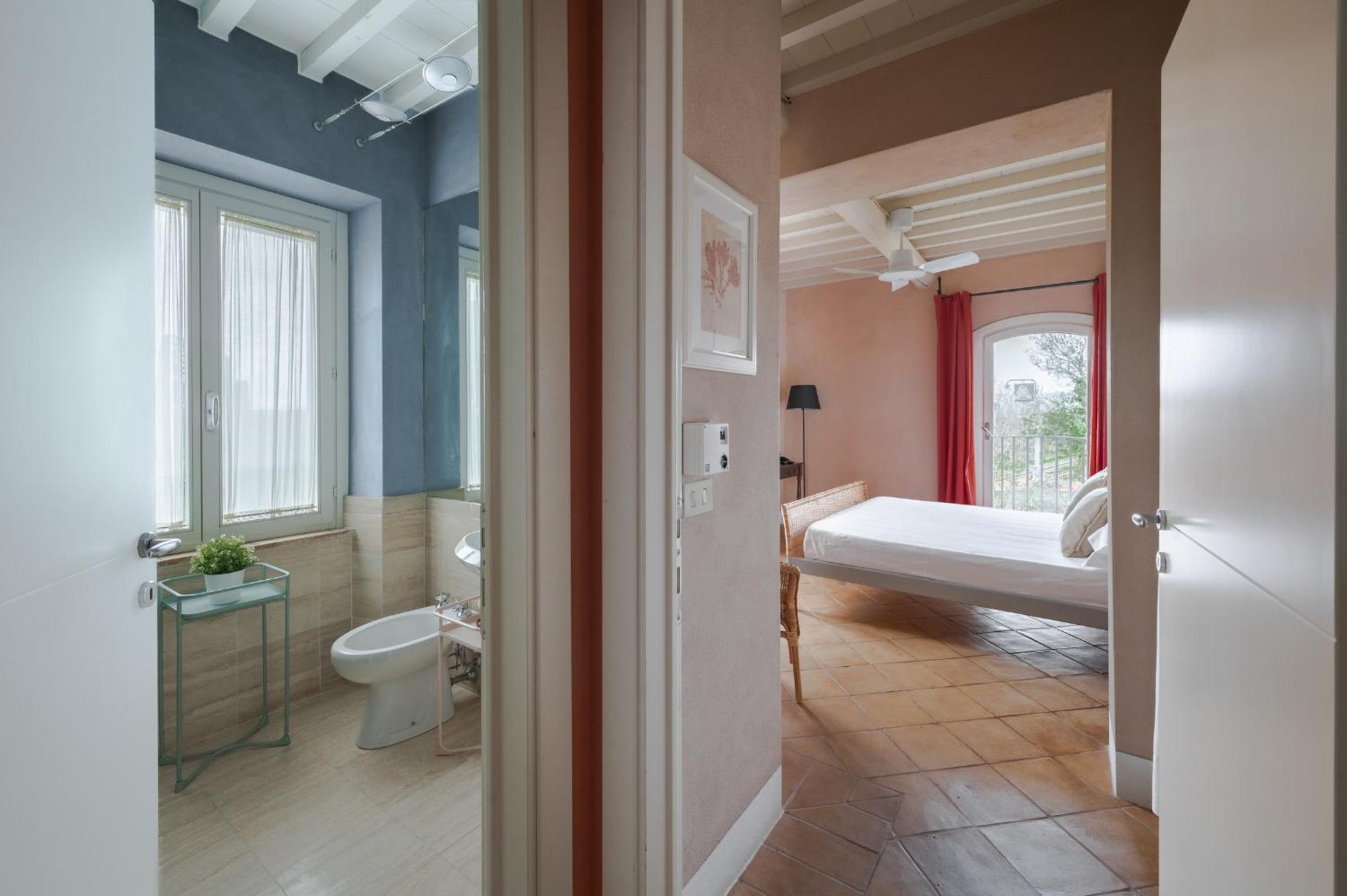 Standard Double Room - Photo 5