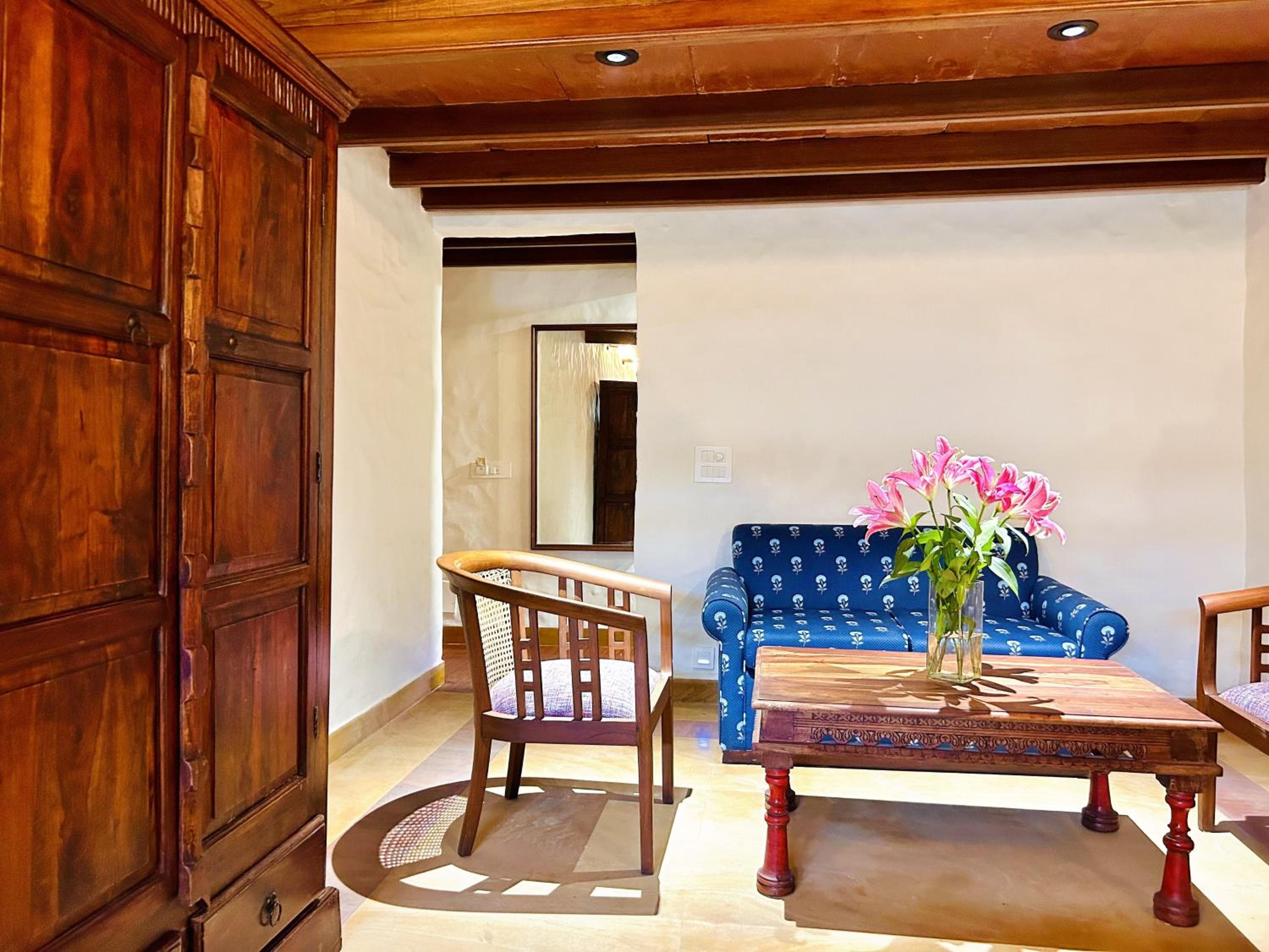 Superior King Room - Photo 10