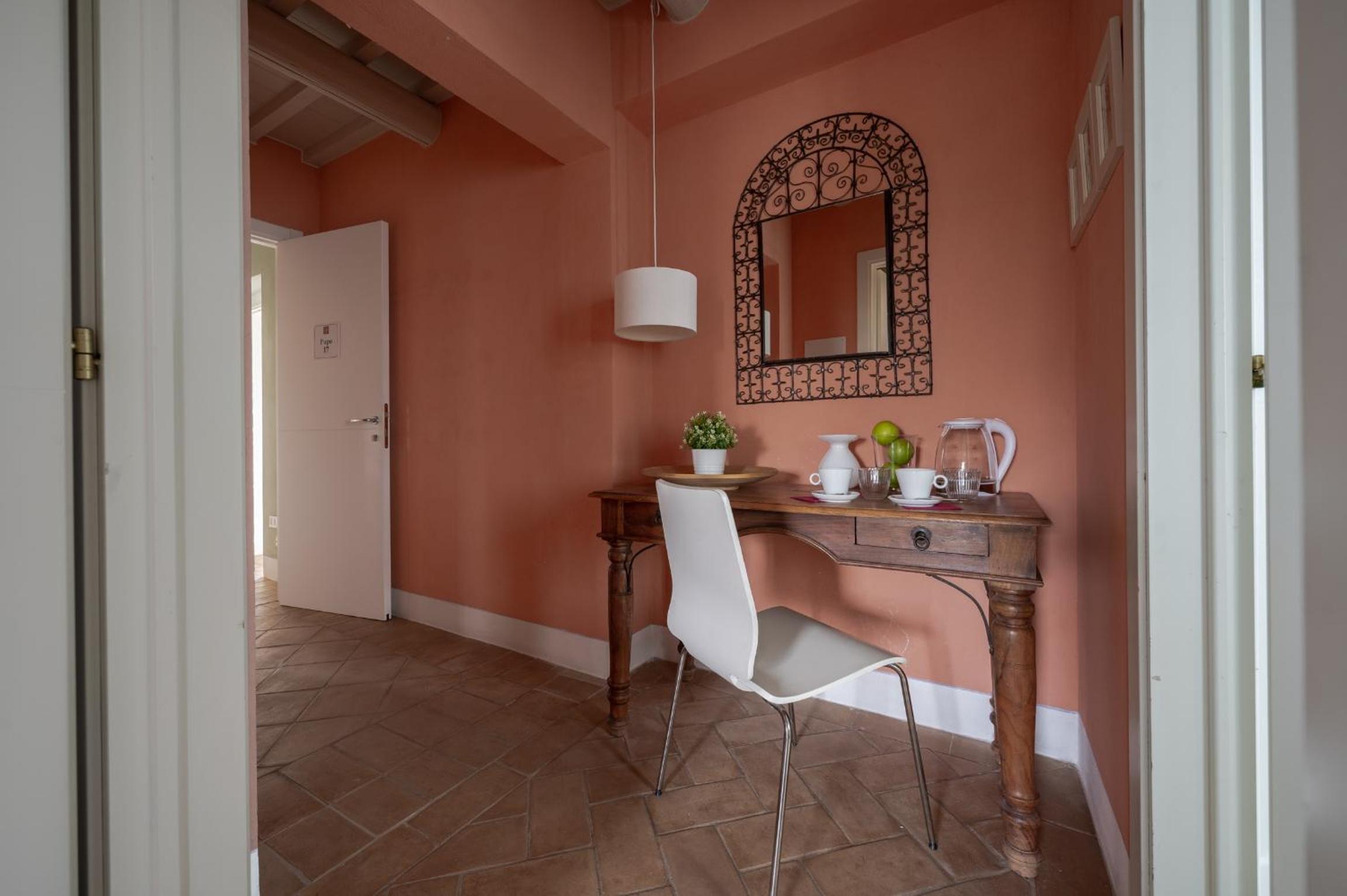 Standard Double Room - Photo 8