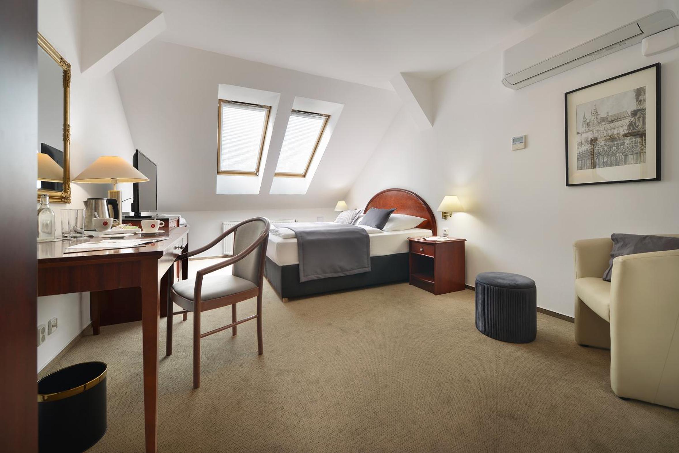 Double or Twin Room photo 3