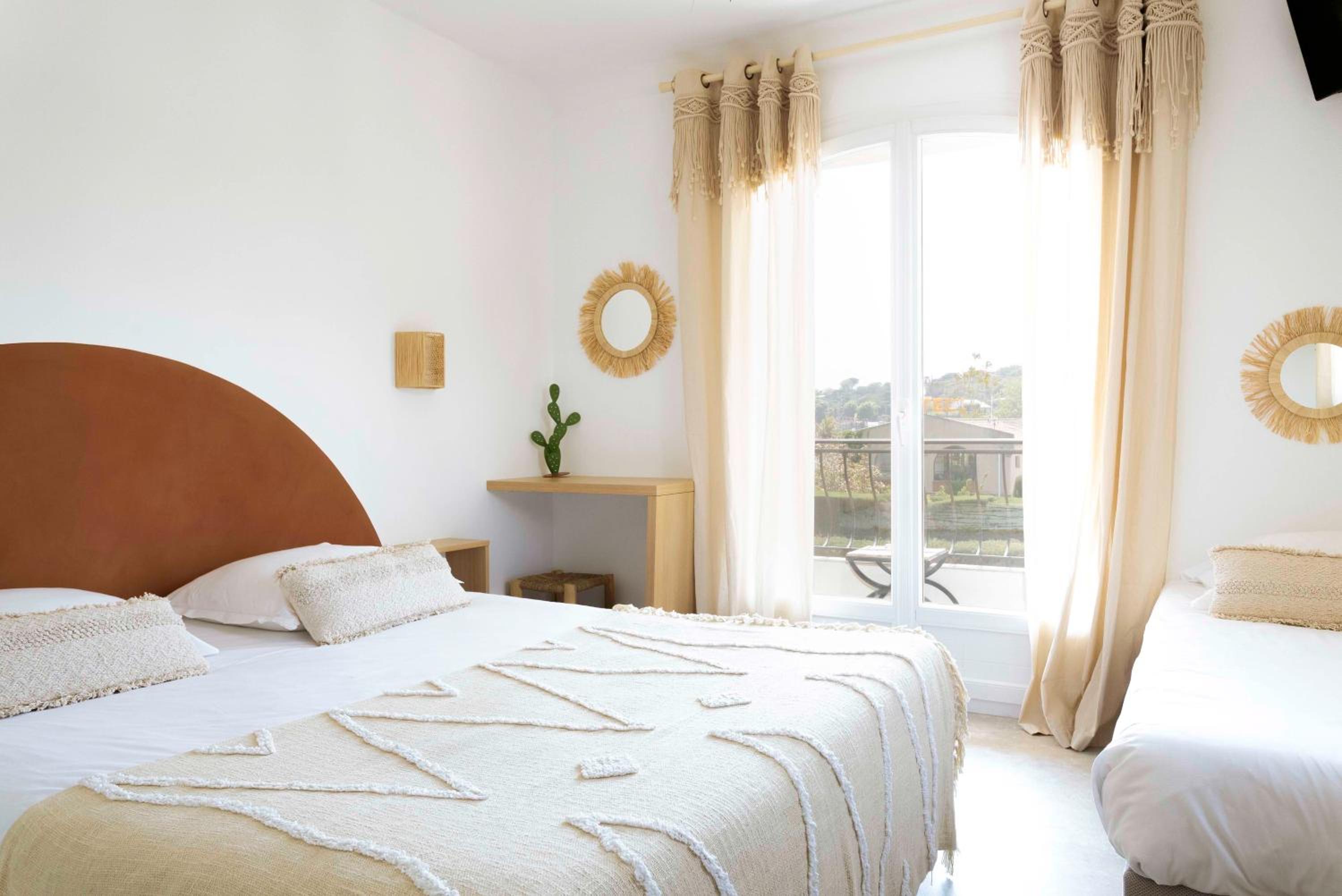 Superior Triple Room with Balcony - Photo 1
