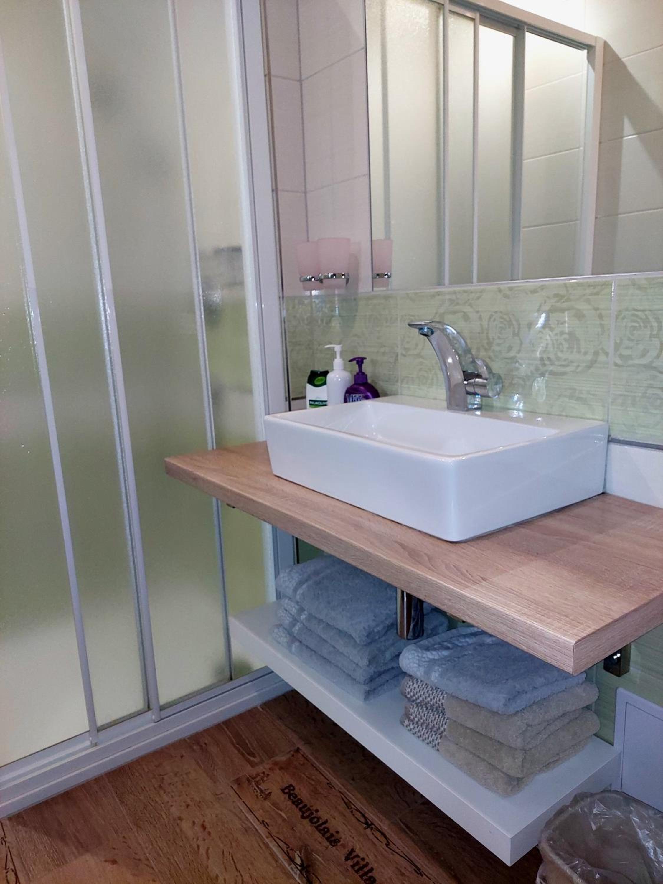 Family Room with Private Bathroom - Photo 7