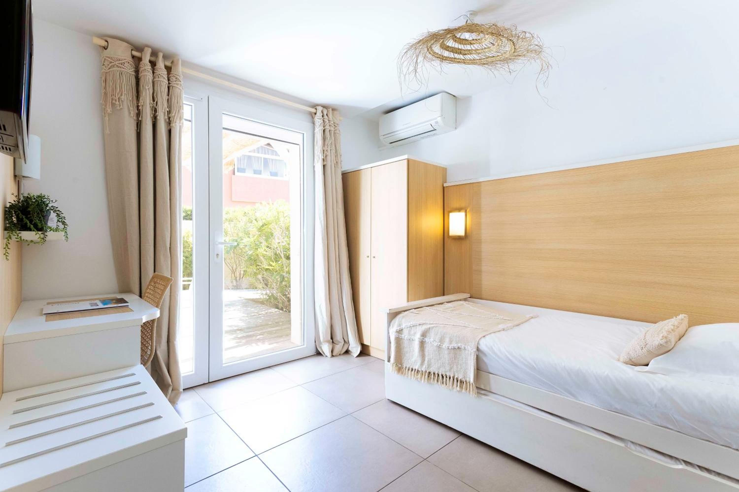 Quadruple Room with Terrace - Photo 3