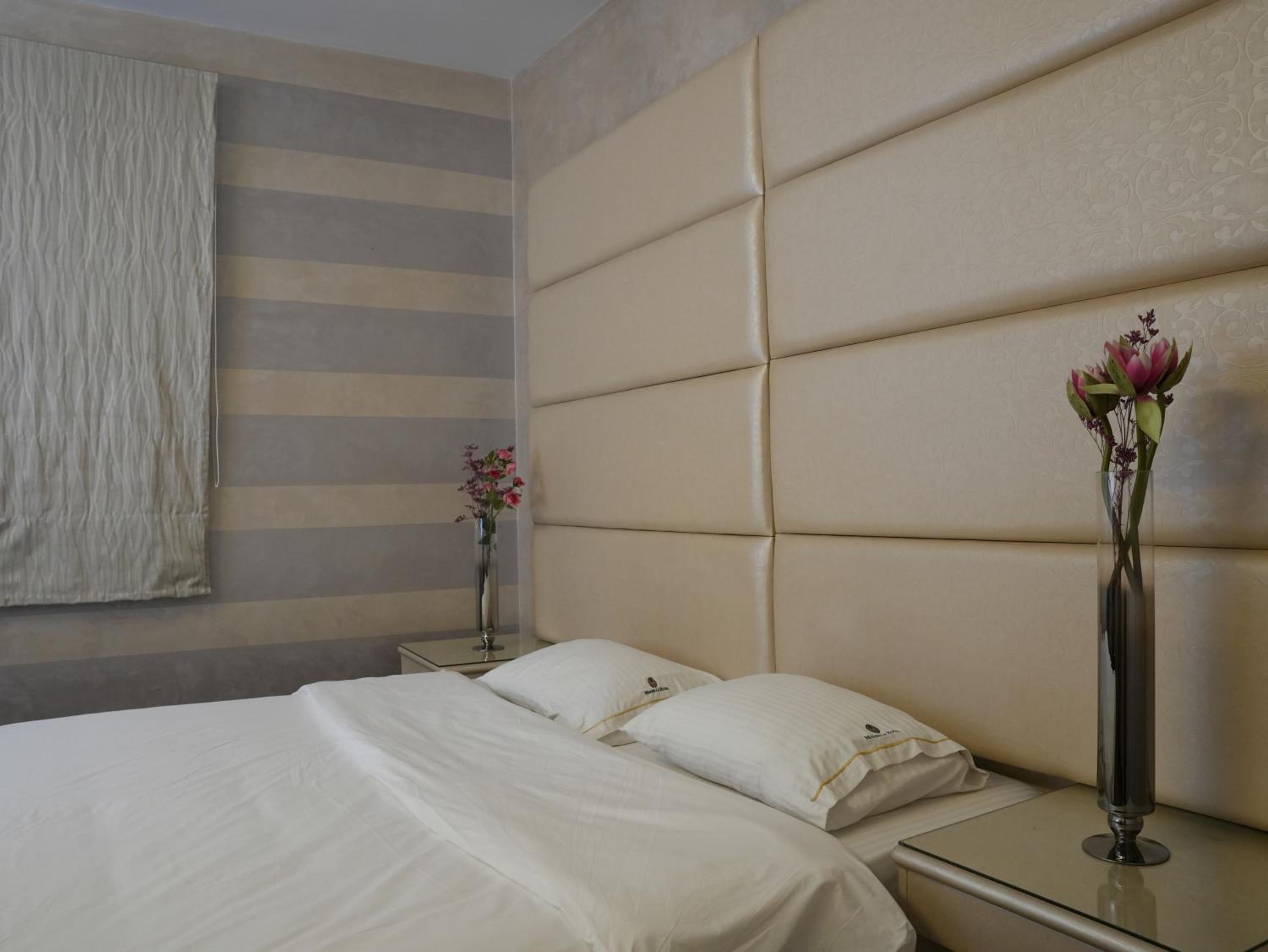 Deluxe Family Suite photo 1
