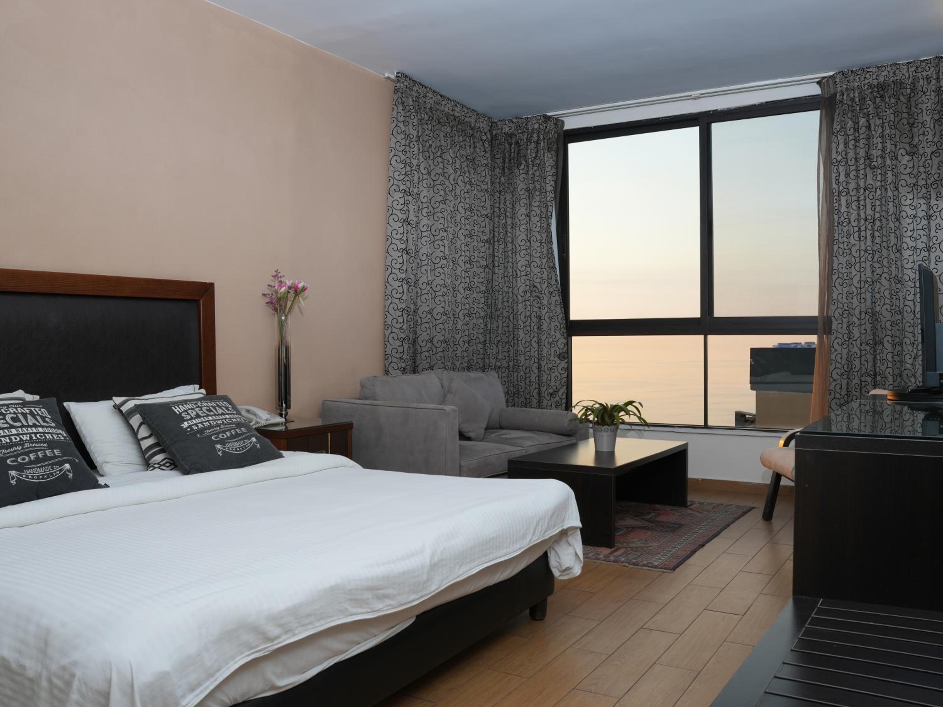 Deluxe Suite photo 1
